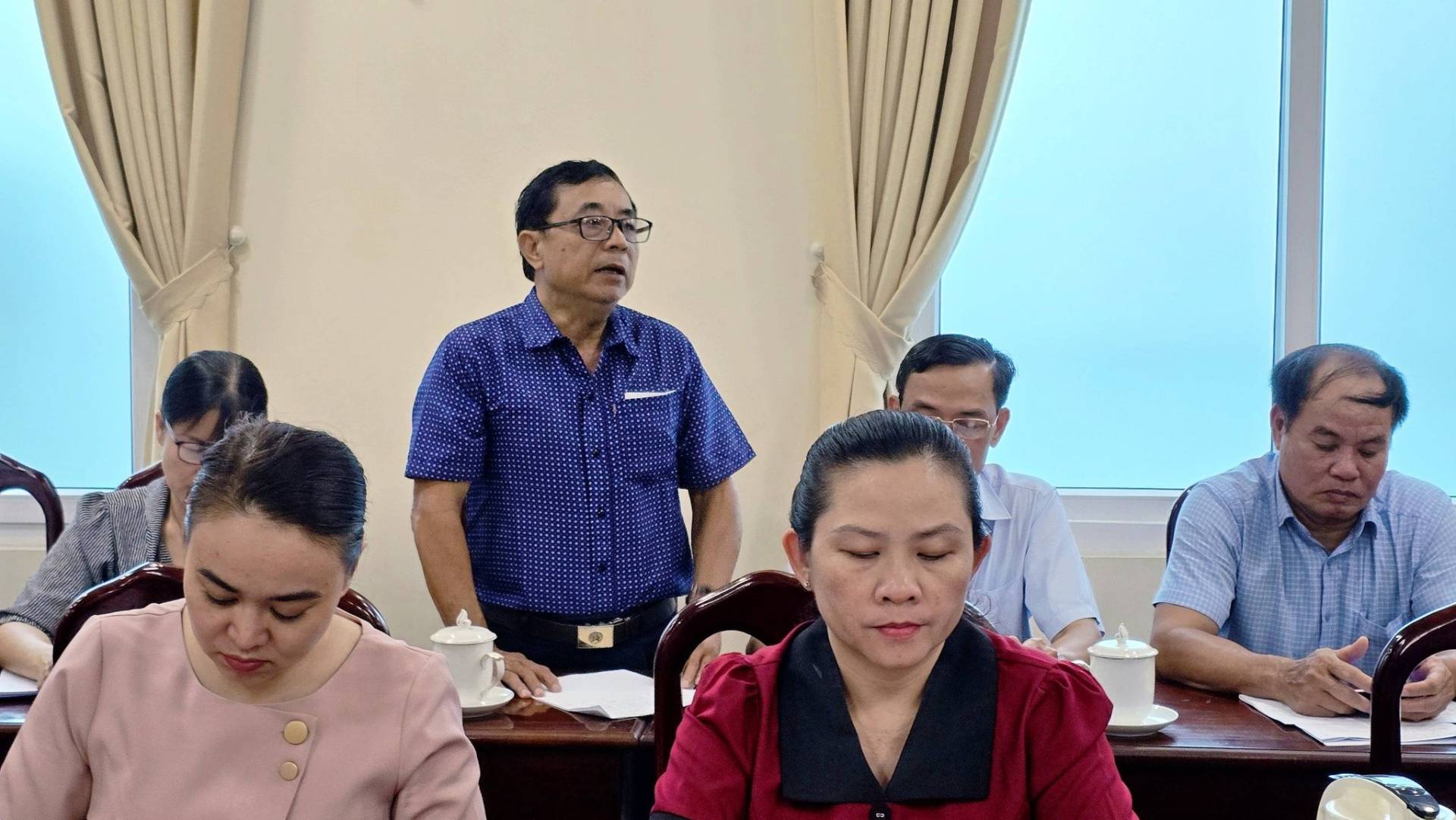 C&oacute; thể l&agrave; h&igrave;nh ảnh về một hoặc nhiều người