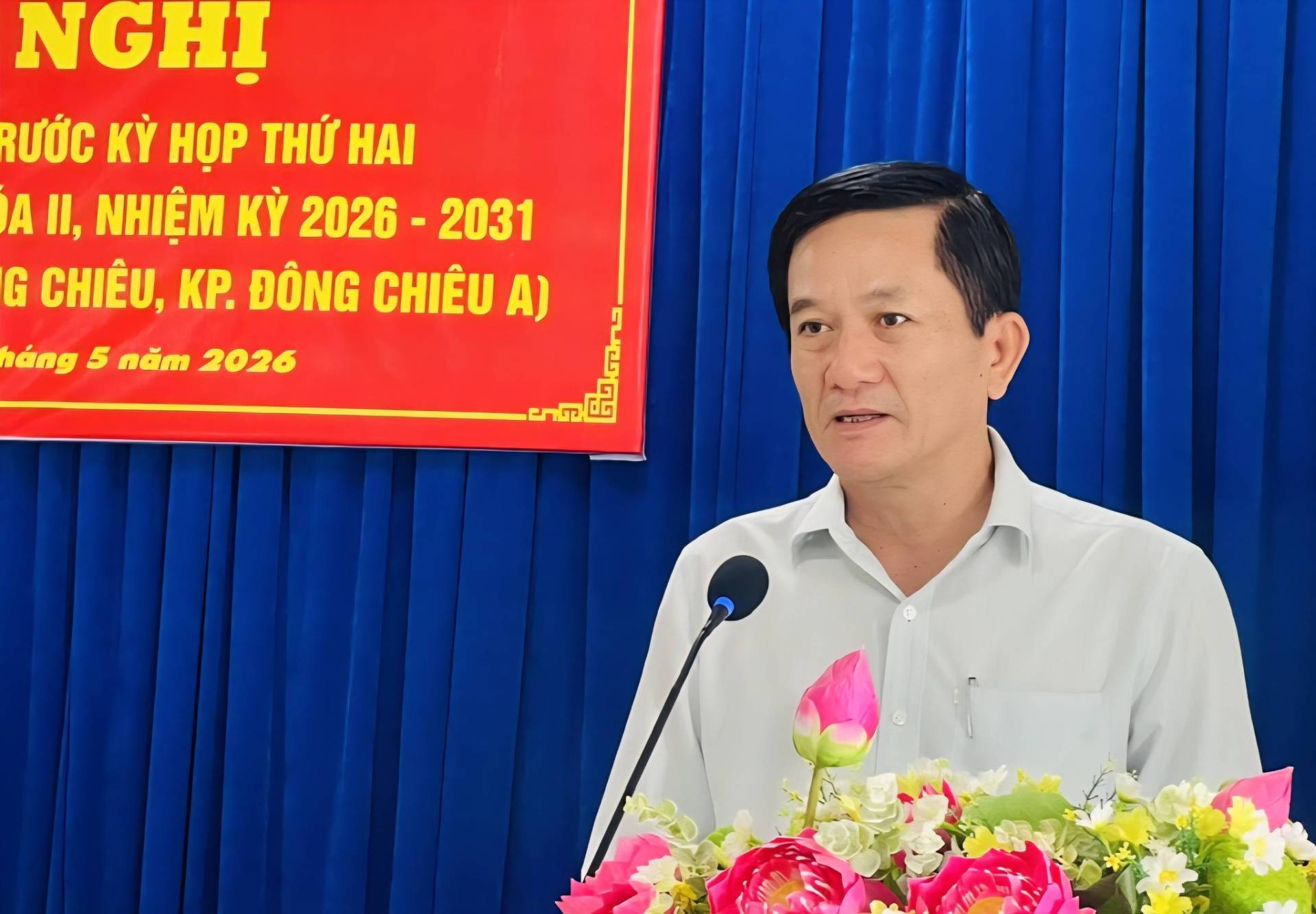 Có thể là hình ảnh về văn bản cho biết 'NGHỊ RƯỚC KỲ HỌP THỨ HAI A Il, NHIỆM KỲ 2026 2031 G CHIÊU, KP. ĐÔNG CHIÊU A) háng 5 năm 2026 O 2'