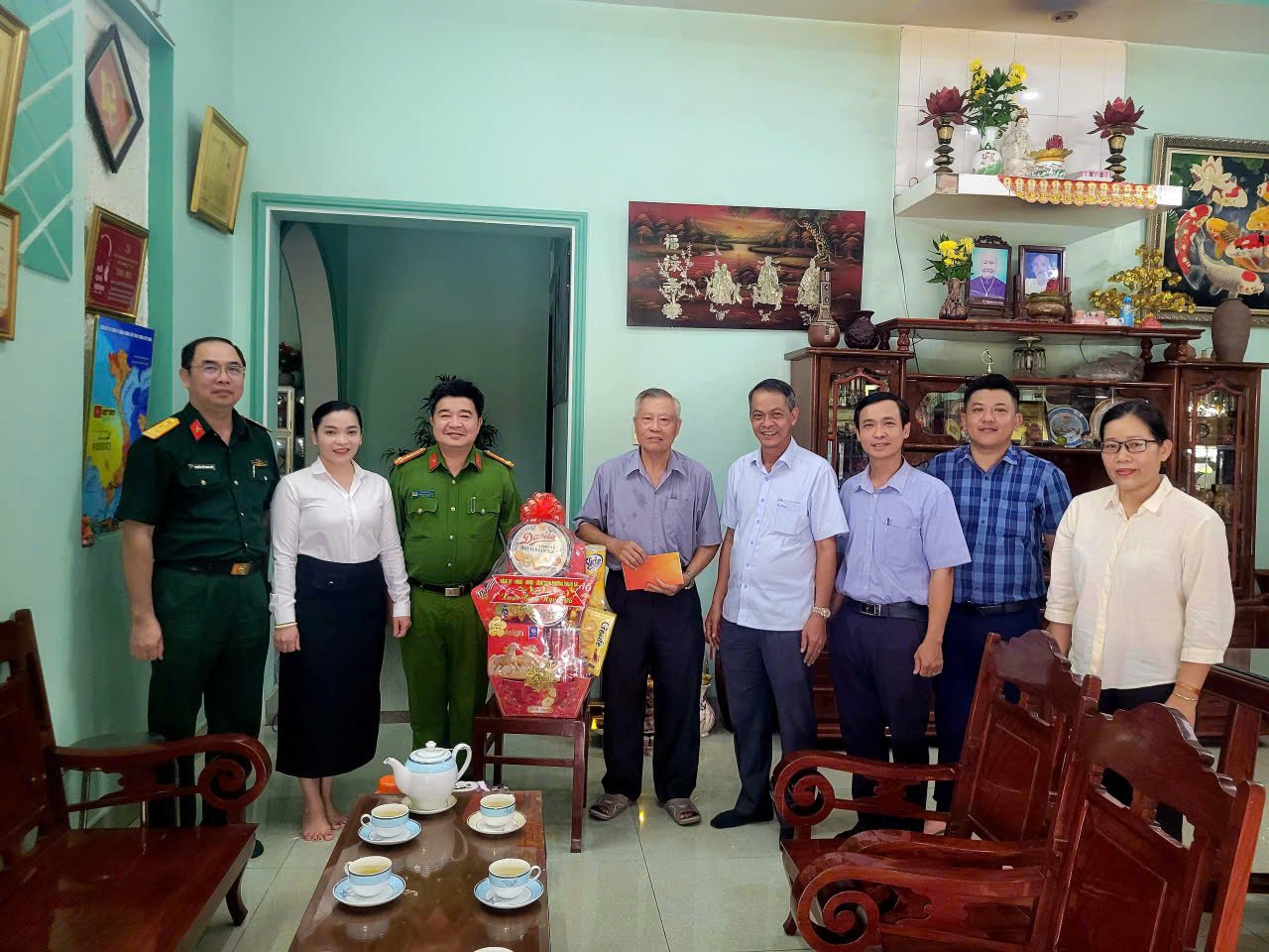 THĂM HỎI, CHÚC TẾT CÁC ĐỒNG CHÍ NGUYÊN LÃNH ĐẠO NHÂN DỊP TẾT NGUYÊN ĐÁN BÍNH NGỌ 2026.