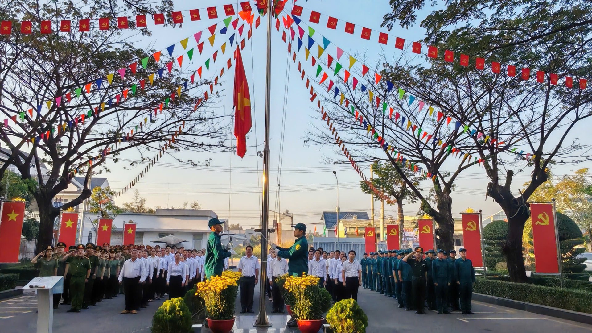 TỔ CHỨC CHÀO CỜ THÁNG 02/2026 VÀ TỔ CHỨC SINH HOẠT CHO CÔNG ĐOÀN VIÊN CÓ NGÀY SINH TRONG THÁNG