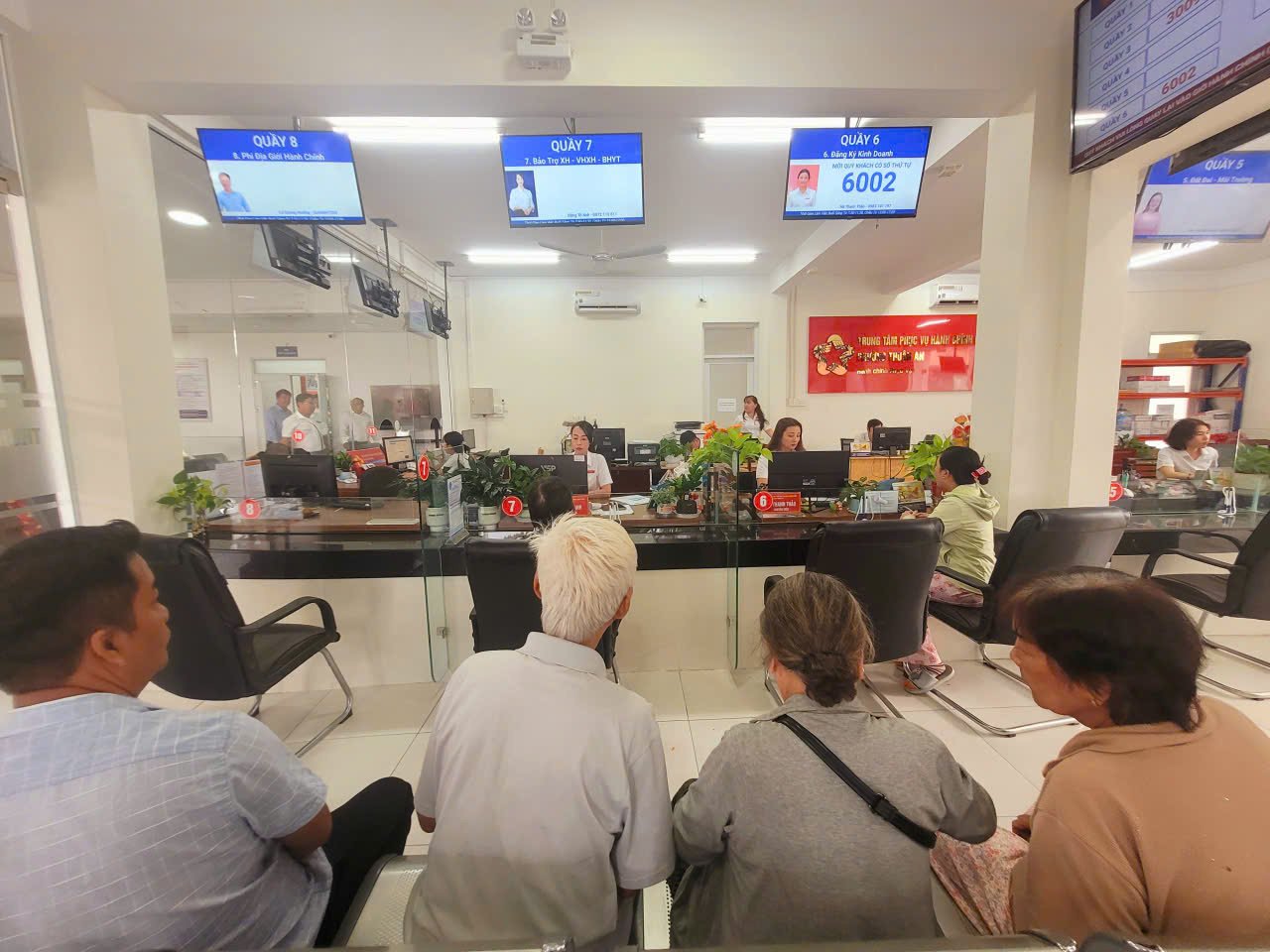 TRUNG TÂM HÀNH CHÍNH CÔNG PHƯỜNG THUẬN AN TRỞ LẠI LÀM VIỆC SAU KỲ NGHỈ TẾT NGUYÊN ĐÁN 2026