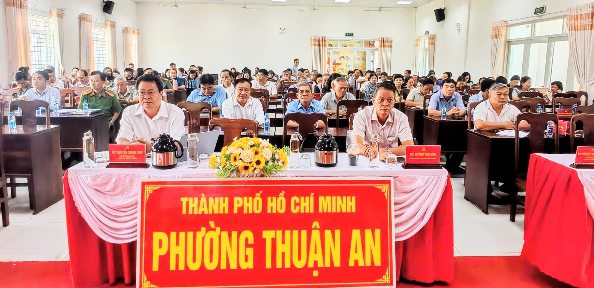 NGHIÊM TÚC TRIỂN KHAI HỌC TẬP NGHỊ QUYẾT VÀ THỰC HIỆN ĐẠI HỘI ĐẢNG TOÀN QUỐC LẦN THỨ XIV