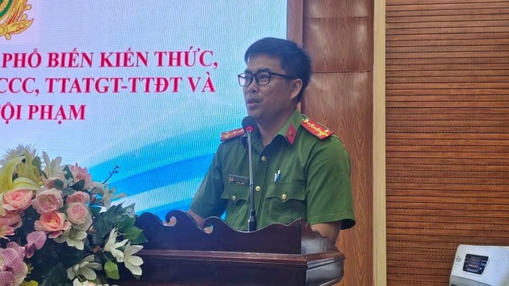 Công an phường Đông Hòa tổ chức tập huấn tuyên truyền pháp luật về PCCC, TTATGT và phòng ngừa tội phạm