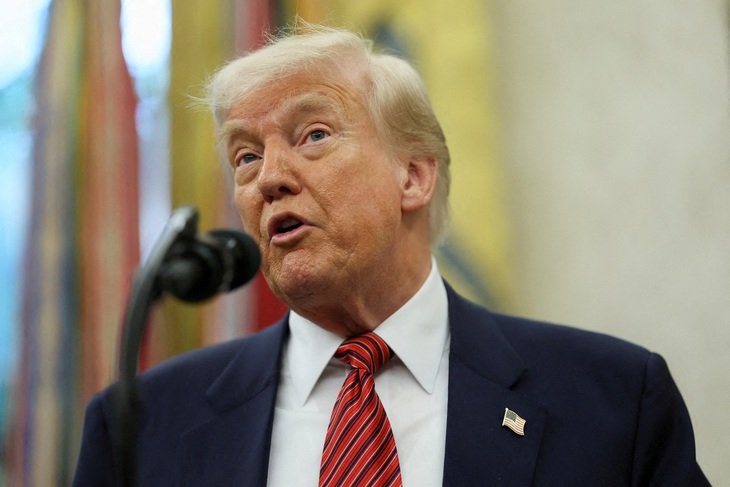 Ông Trump ký lệnh cấm nhập cảnh với công dân 12 nước