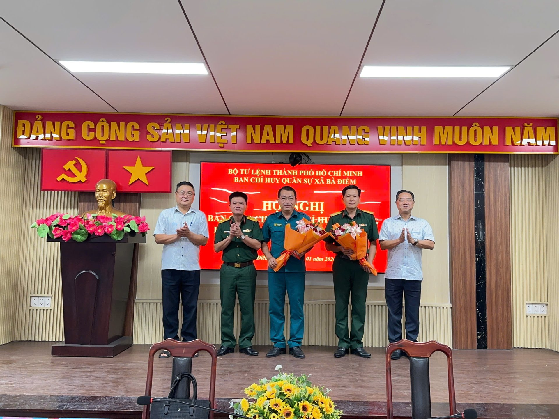 HỘI NGHỊ BÀN GIAO CHỨC VỤ CHỈ HUY TRƯỞNG BAN CHQS XÃ BÀ ĐIỂM