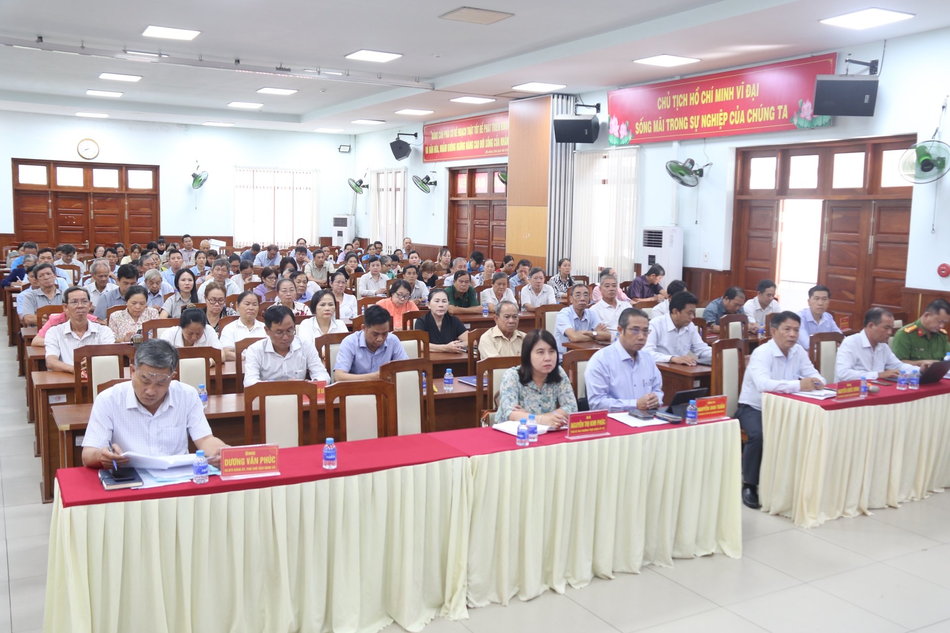 TỔ ĐẠI BIỂU HĐND TPHCM (ĐƠN VỊ SỐ 36) TIẾP XÚC VỚI CỬ TRIXÃ HÓC MÔN, XÃ BÀ ĐIỂM VÀ XÃ XUÂN THỚI SƠN