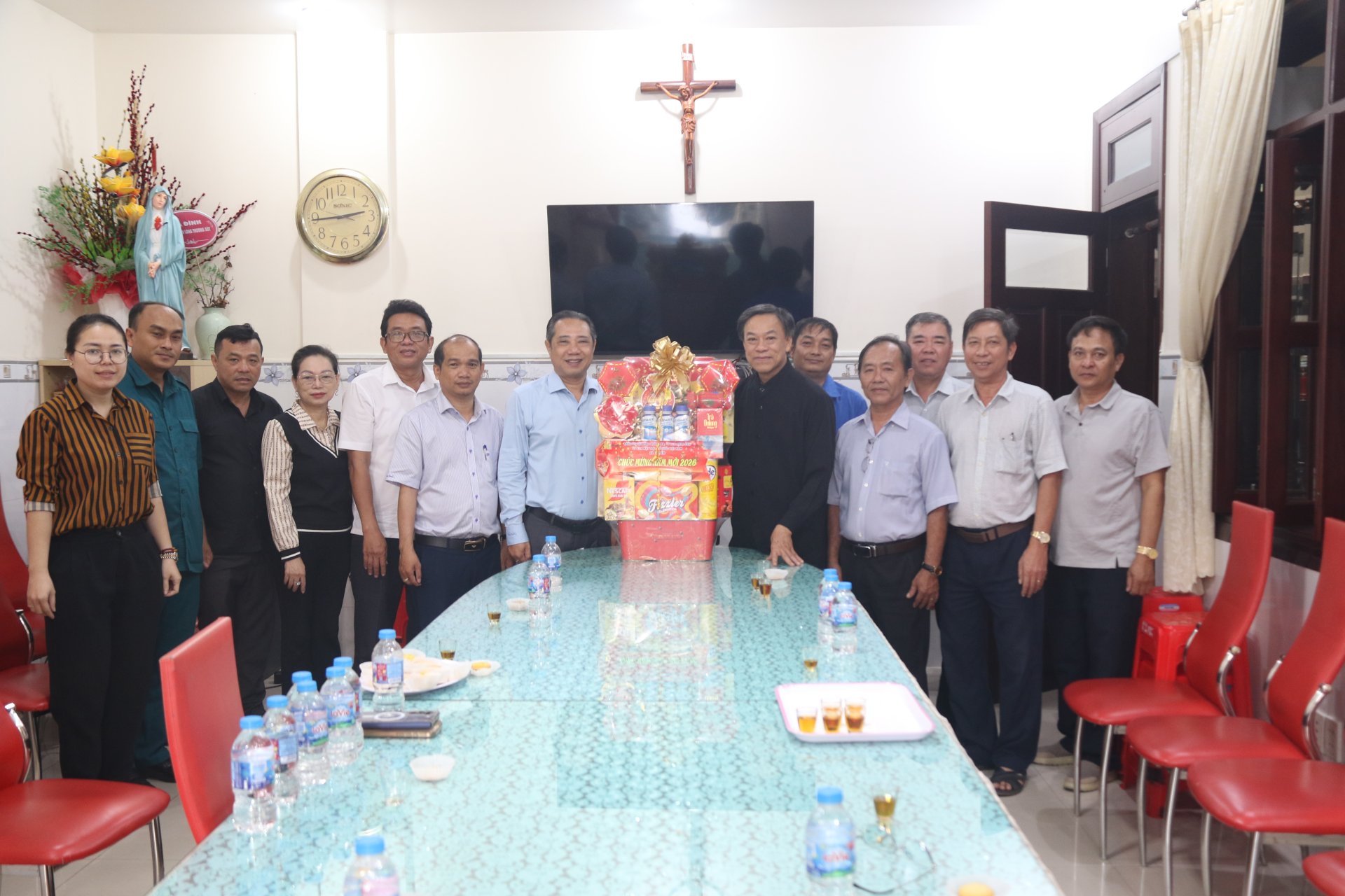 Đoàn đại biểu Đảng ủy - HĐND - UBND - Ủy ban MTTQ Việt Nam xã Bà Điểm đến thăm, chúc Tết các cơ sở tôn giáo và doanh nghiệp tiêu biểu