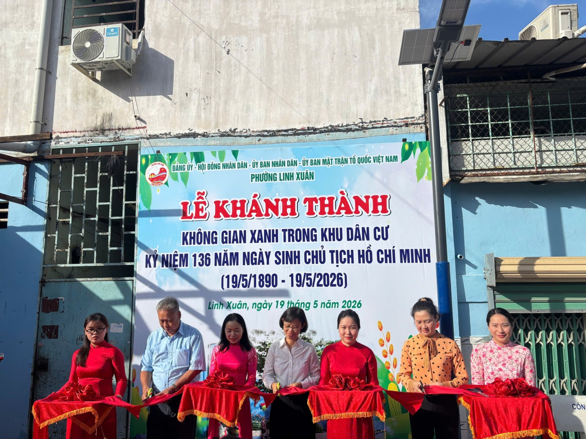 KHÁNH THÀNH CÔNG TRÌNH "KHÔNG GIAN XANH TRONG KHU DÂN CƯ" KẾT HỢP PHÁT ĐỘNG TRỒNG CÂY NHÂN KỶ NIỆM 136 NĂM NGÀY SINH CHỦ TỊCH HỒ CHÍ MINH