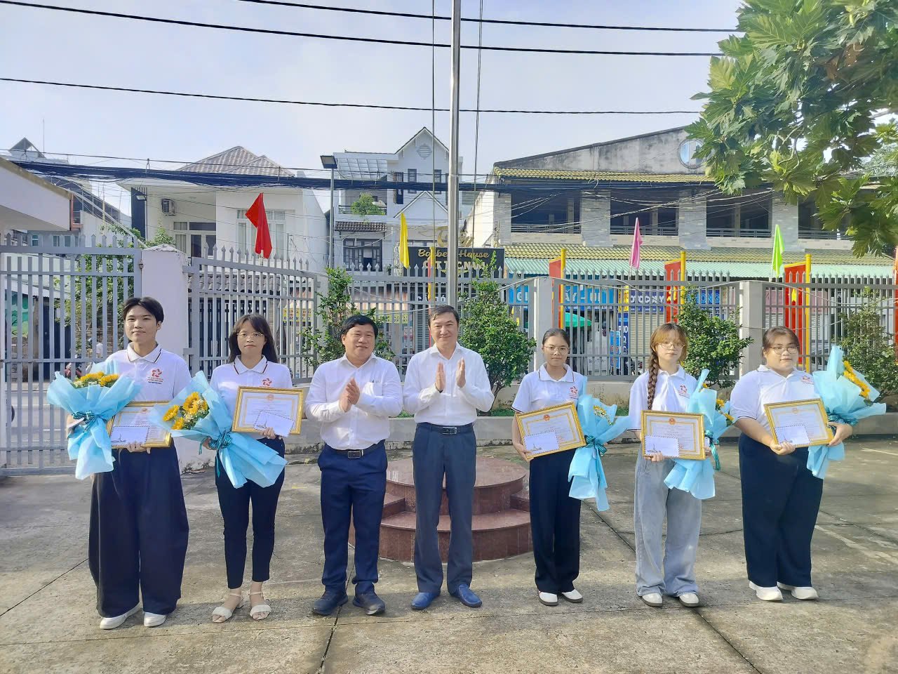 Phường Hiệp Bình: Khen thưởng các cá nhân trong hoạt động "đồng hành cùng địa phương"