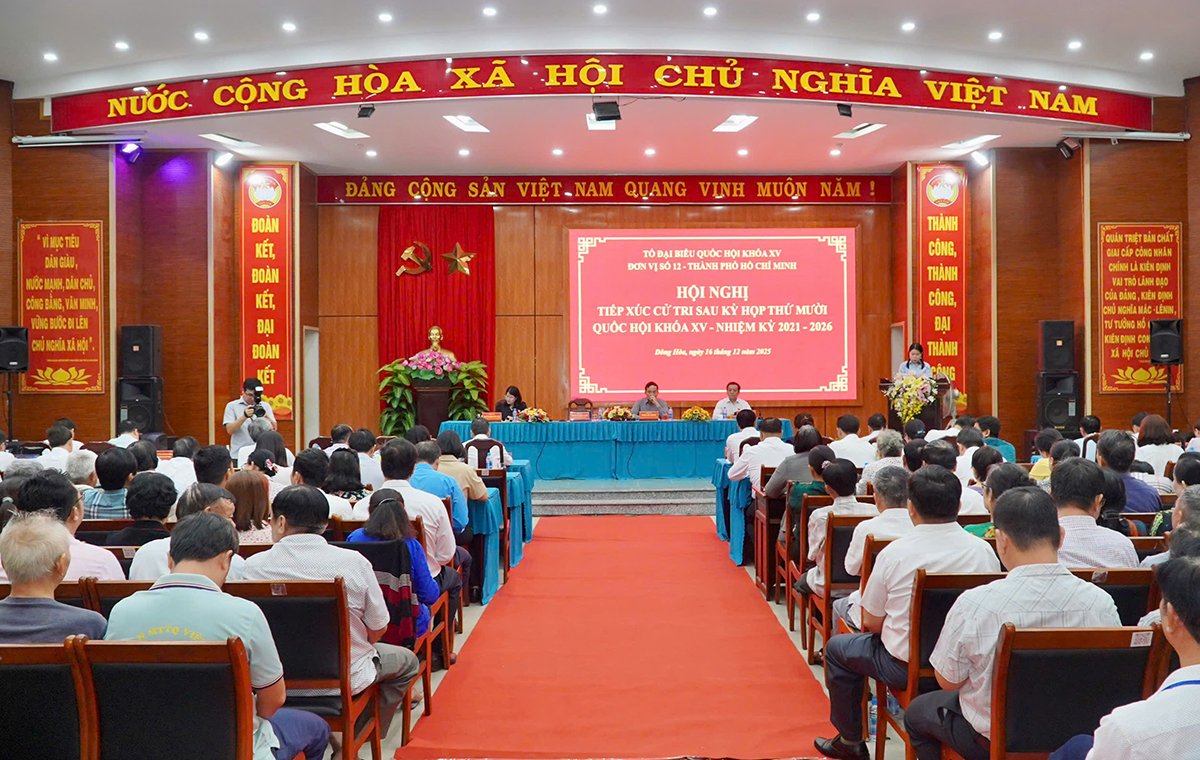 Bí thư Thành ủy TP.Hồ Chí Minh tiếp xúc cử tri phường Đông Hòa và phường Dĩ An