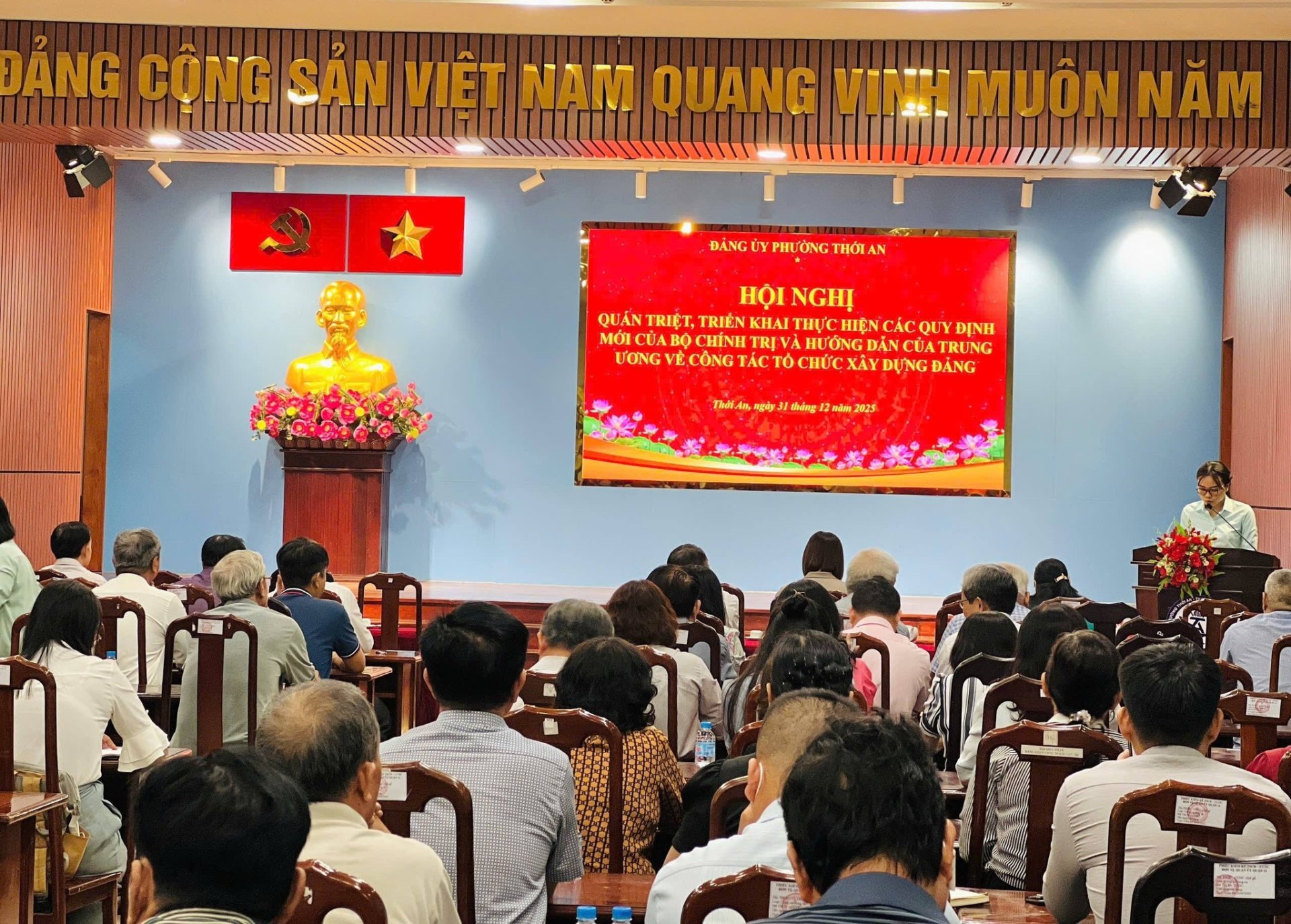 ĐẢNG ỦY PHƯỜNG THỚI AN: HỘI NGHỊ QUÁN TRIỆT, TRIỂN KHAI THỰC HIỆN CÁC QUY ĐỊNH MỚI CỦA BỘ CHÍNH TRỊ VÀ HƯỚNG DẪN CỦA BAN TỔ CHỨC TRUNG ƯƠNG VỀ CÔNG TÁC TỔ CHỨC XÂY DỰNG ĐẢNG