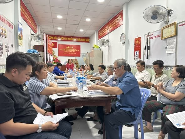 TỔ CHỨC MẠN ĐÀM TIỂU SỬ NGƯỜI ỨNG CỬ ĐẠI BIỂU QUỐC HỘI KHÓA XVI VÀ ĐẠI BIỂU HỘI ĐỒNG NHÂN DÂN CÁC CẤP, NHIỆM KỲ 2026 - 2031 TẠI CÁC KHU PHỐ ĐỊA BÀN PHƯỜNG