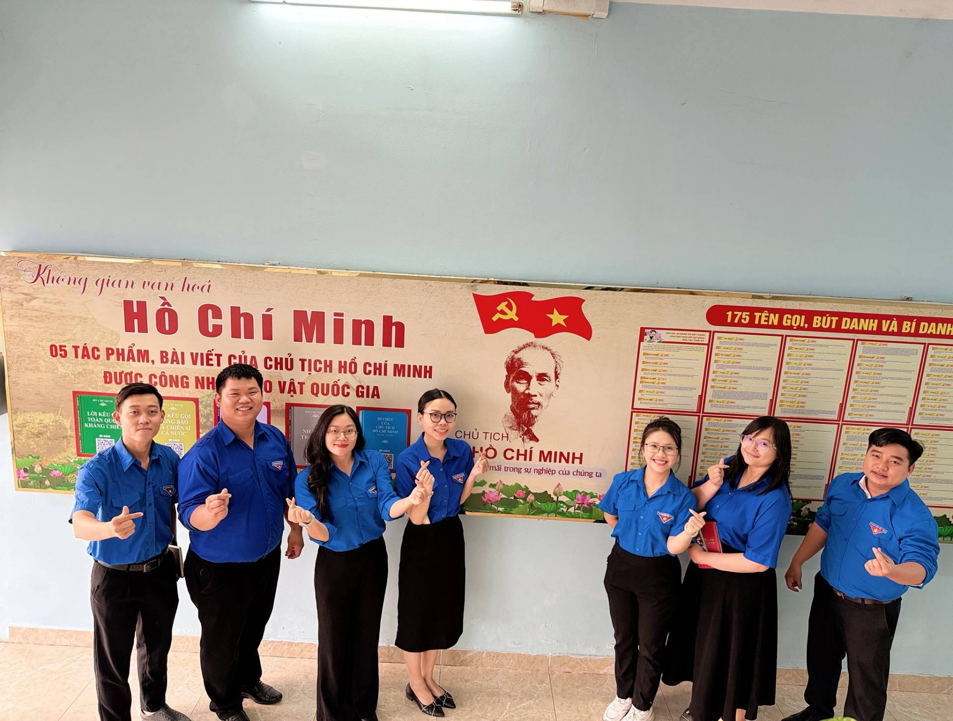 C&oacute; thể l&agrave; h&igrave;nh ảnh về &lrm;một hoặc nhiều người v&agrave; &lrm;văn bản cho biết '&lrm;Kh&ocirc;ng gian ינייז hori Hồ Ch&iacute; Minh 05 TẮC PHẨM, B&Agrave;I VIẾT டய்து CHỦ TỊCH HỒ CH&Iacute; MINH DƯỢCC&Ocirc;NG ĐƯỢC C&Ocirc;NG NH 0 VẬT QUỐC GIA 175.T&Ecirc;NGOI,B&Uuml;TDANHVABİDAN 175T&Ecirc;N 175 T&Ecirc;N GỌI, B&Uacute;T DANH A B&Iacute; DANH CHỦ TICH HCHIMINH גמד ." נתסי nghiệp Ho CH&Iacute; MINH له ch&uacute;ng&lrm;'&lrm;&lrm;