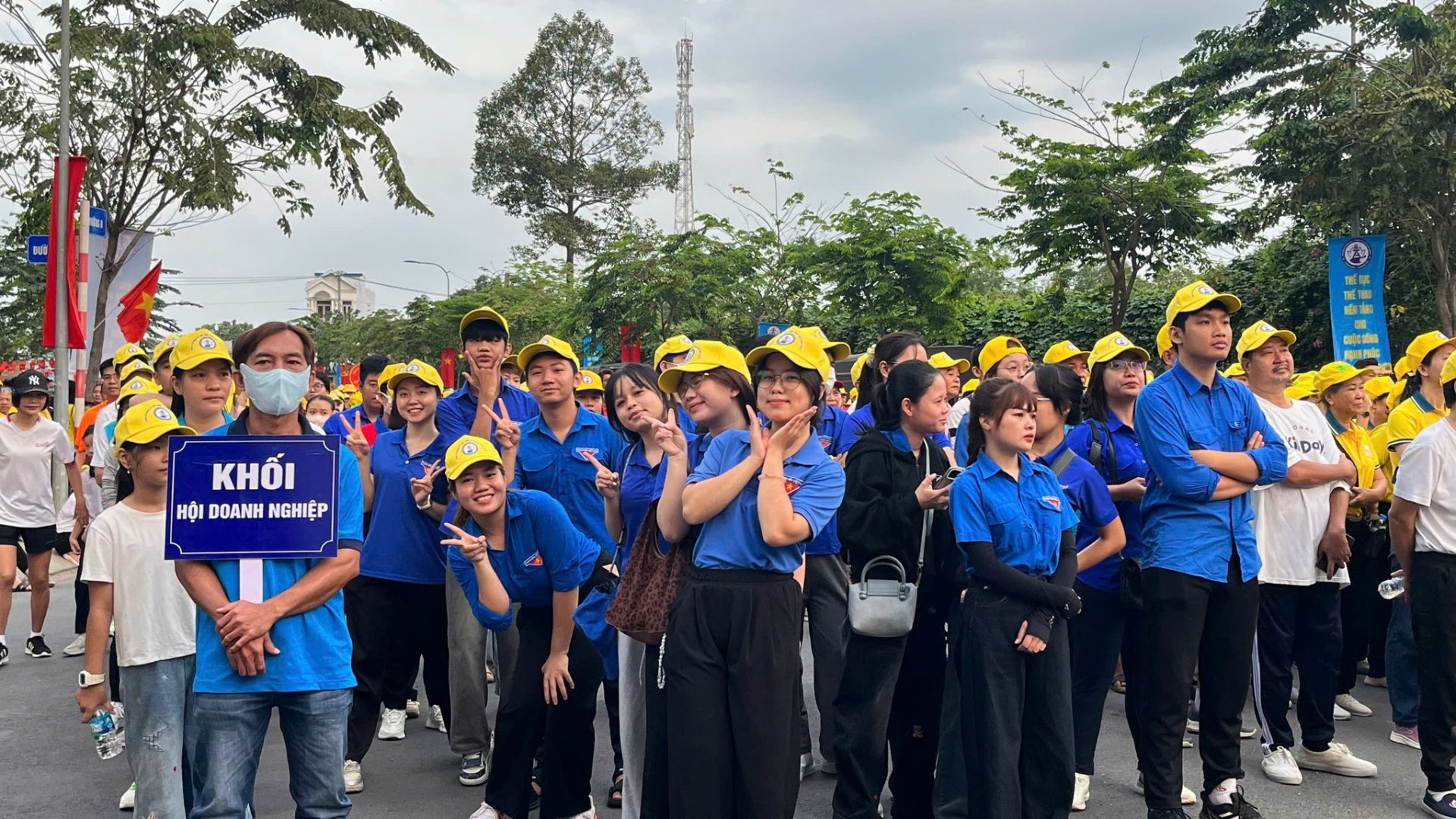 HƯỞNG ỨNG "NHỮNG BƯỚC CHÂN VÌ CỘNG ĐỒNG"