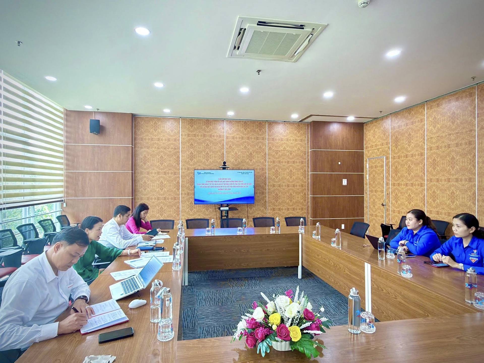 C&oacute; thể l&agrave; h&igrave;nh ảnh về học tập v&agrave; b&agrave;n