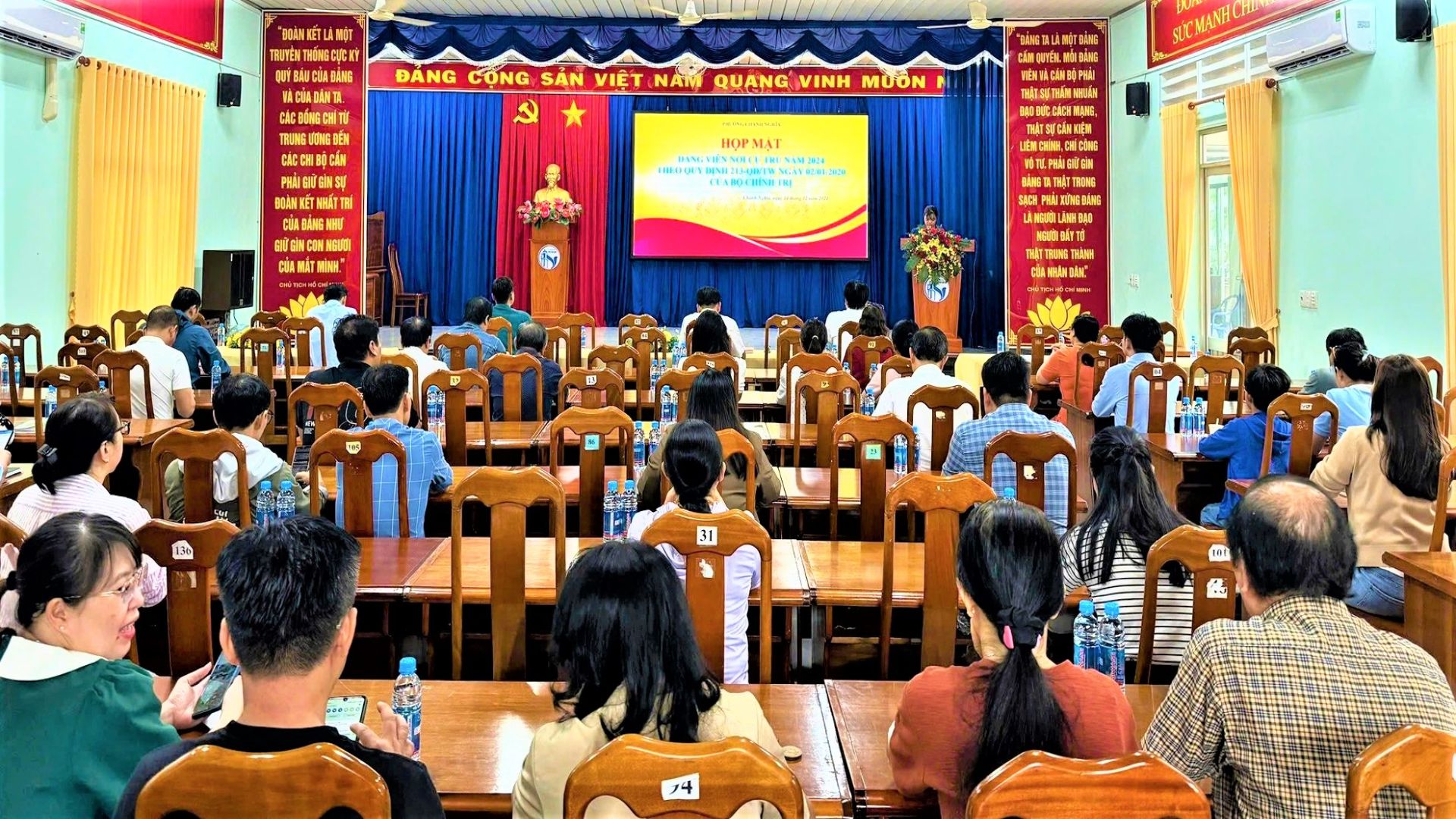 Họp mặt Đảng viên theo Quy định số 213-QĐ/TW