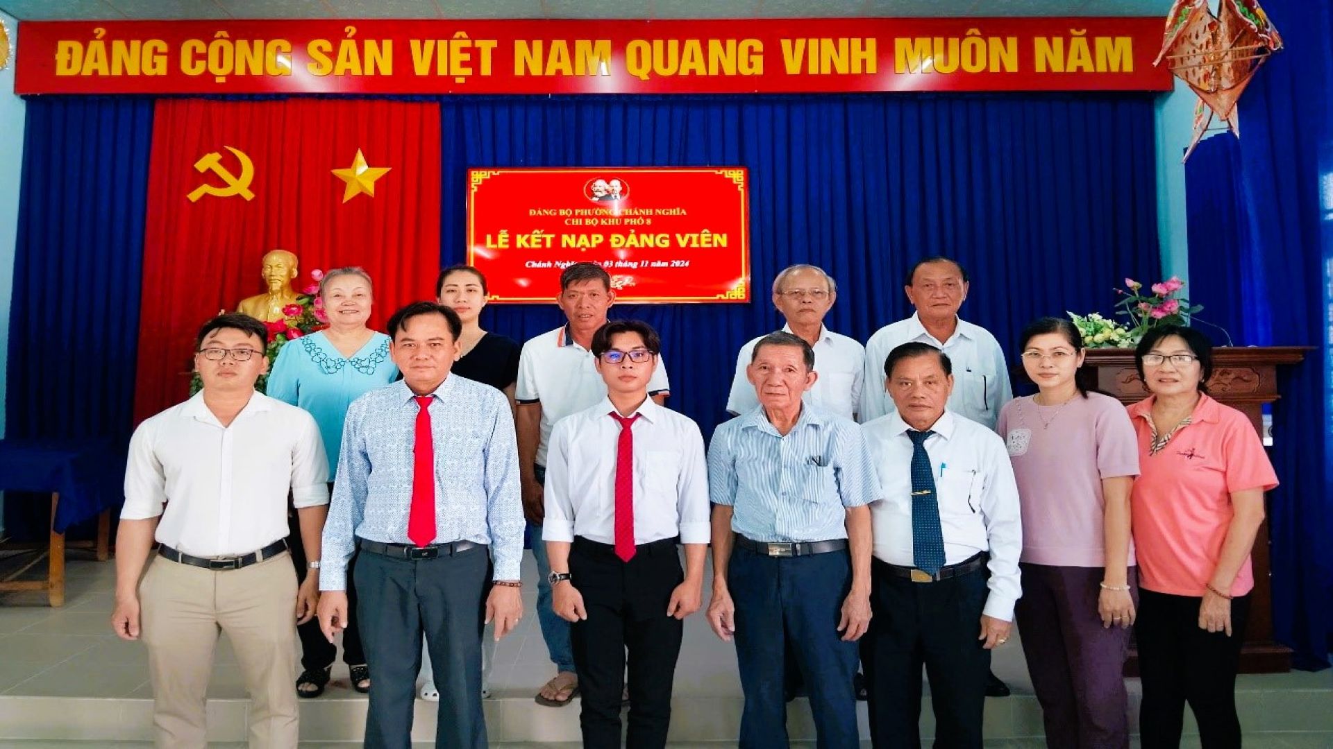 Chi bộ khu phố 8 tổ chức Lễ kết nạp Đảng viên mới