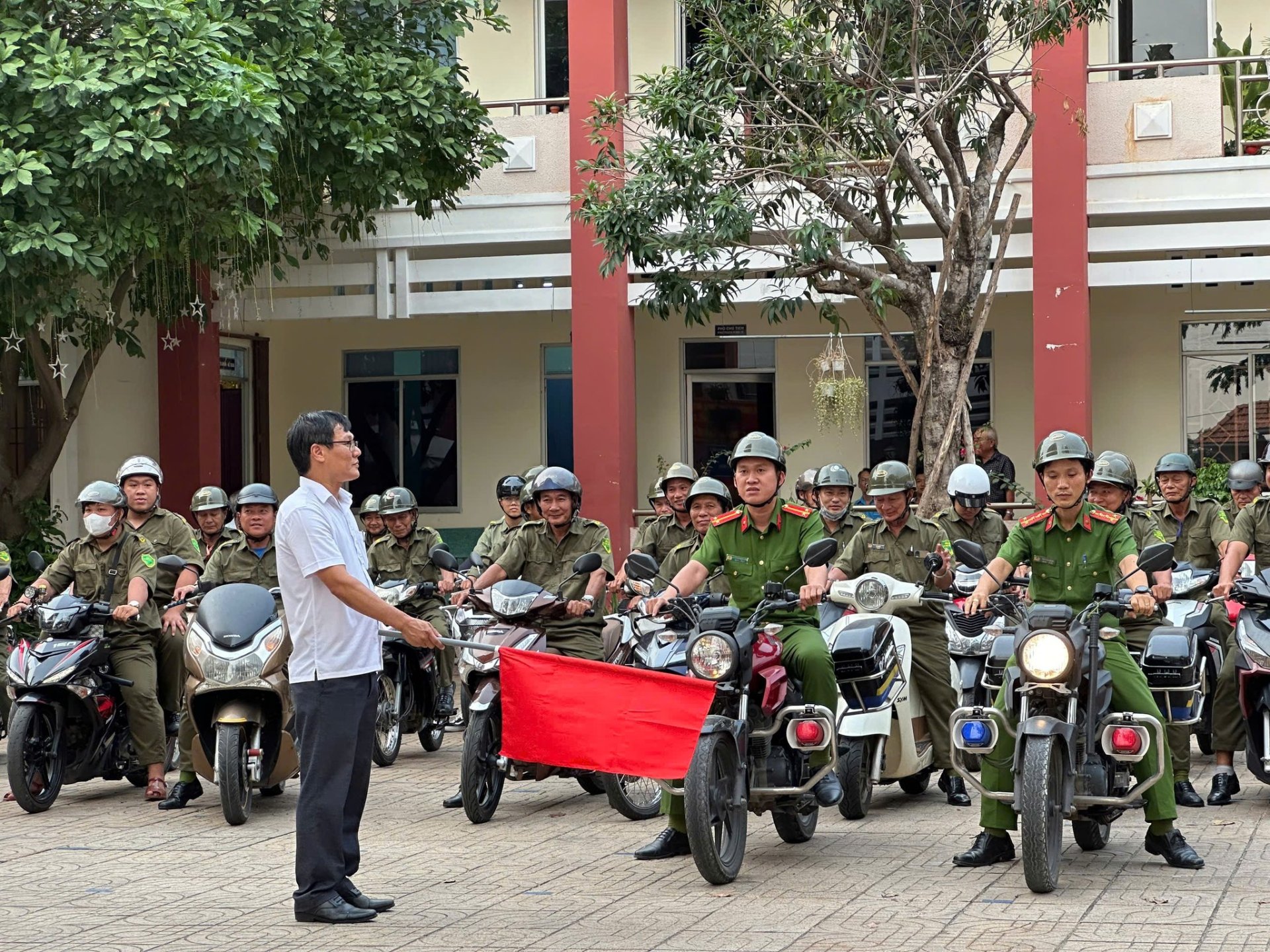 Tổ chức Hội nghị triển khai kế hoạch cao điểm tấn công, trấn áp các loại tội phạm đảm bảo an ninh trật tự trước, trong và sau dịp Lễ kỷ niệm 50 năm ngày Giải phóng miền Nam thống nhất đất nước.