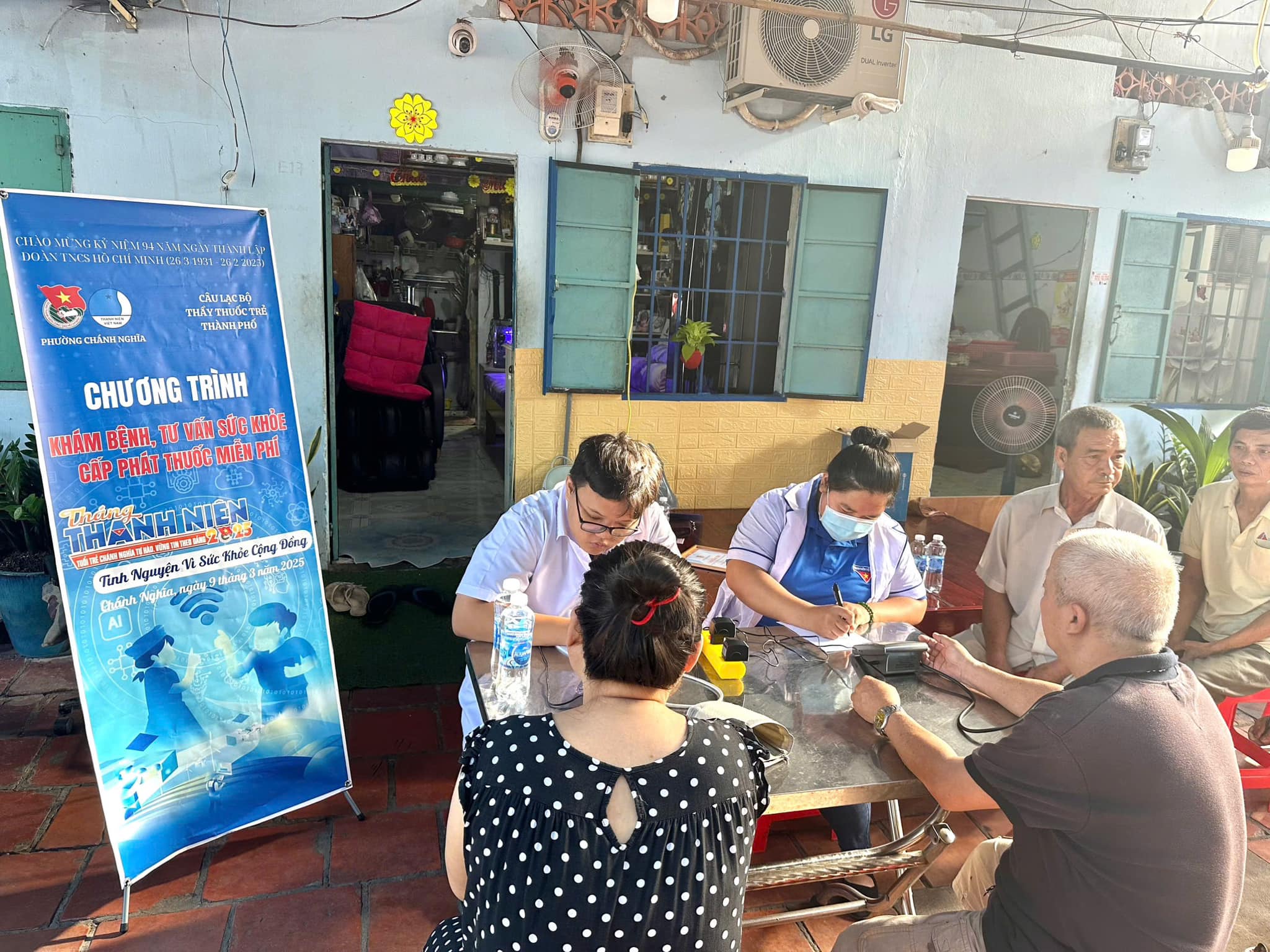 Tổ chức chương trình khám bệnh, tư vấn sức khoẻ, cấp phát thuốc miễn phí – Tình nguyện vì sức khoẻ cộng đồng