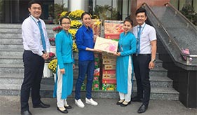 Đoàn Thanh niên VIAGS trao tặng quà nhân dịp phục vụ cao điểm Tết