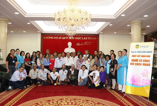 VIAGS TÂN SƠN NHẤT PHỤC VỤ ĐOÀN ĐẠI BIỂU NGƯỜI CÓ CÔNG VỚI CÁCH MẠNG TỈNH TIỀN GIANG ĐI VIẾNG LĂNG BÁC