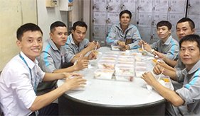 VIAGS TÂN SƠN NHẤT TỔ CHỨC CHU ĐÁO BỮA ĂN GIỮA CA CHO TOÀN THỂ NGƯỜI LAO ĐỘNG PHỤC VỤ CAO ĐIỂM LỄ QUỐC KHÁNH