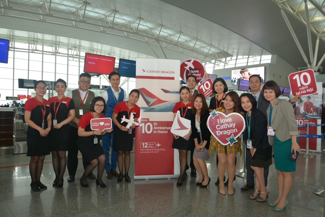 CHÀO MỪNG HÃNG HÀNG KHÔNG CATHAY DRAGON KỶ NIỆM 10 NĂM KHAI THÁC TẠI NỘI BÀI