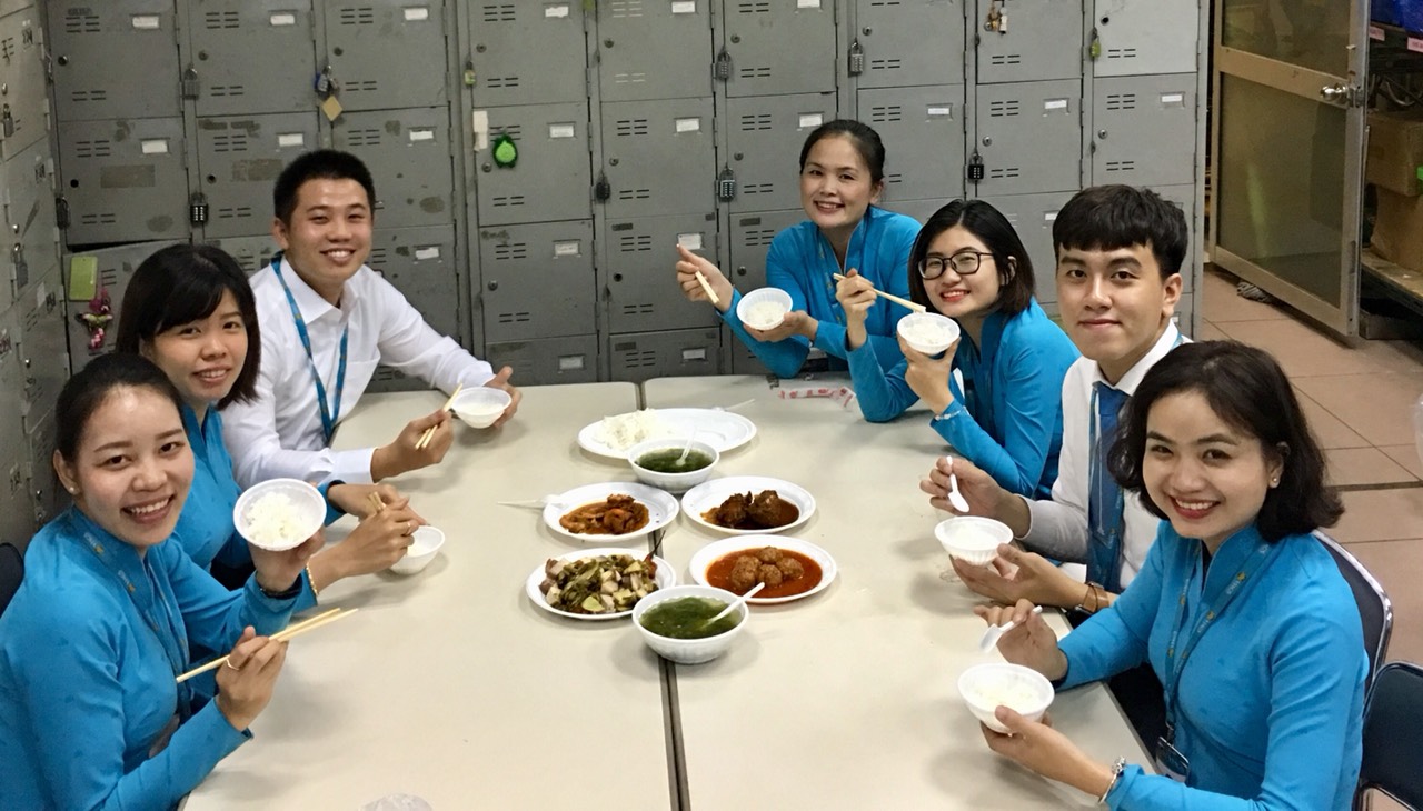 VIAGS TÂN SƠN NHẤT TỔ CHỨC BỮA ĂN GIỮA CA CHO CBNV TRONG NGÀY XUÂN NĂM 2019