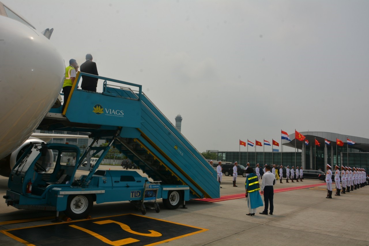 VIAGS NOI BAI HANDLED SUCCESSFULLY THE CHARTER FLIGHT OF THE DUTCH PRIME MINISTER