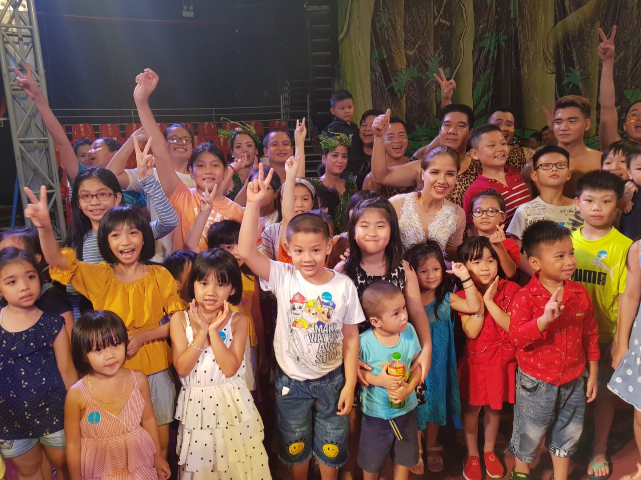VIAGS TAN SON NHAT PROUDLY GIVING GIFTS TO EMPLOYEES' CHILDREN ON THE INTERNATIONAL CHILDREN'S DAY (1ST JUNE)