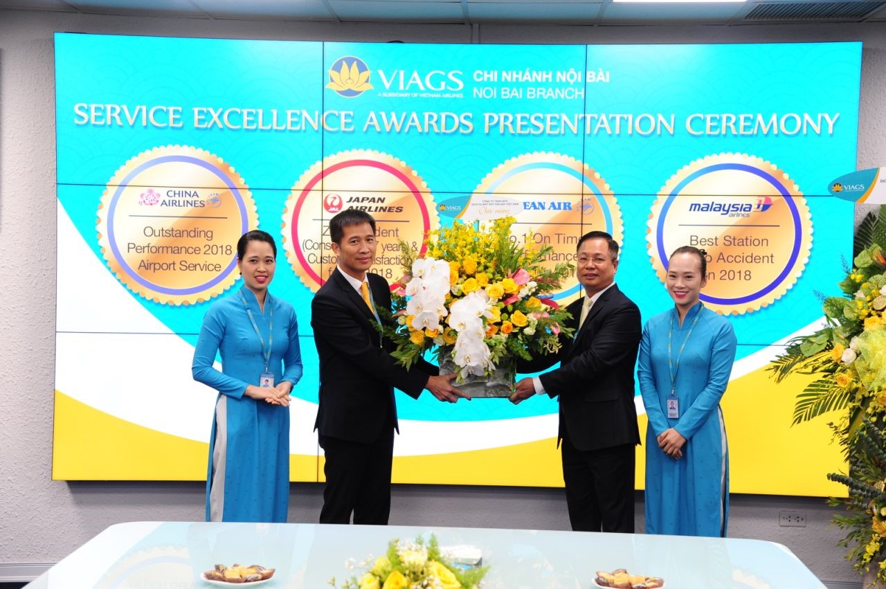 VIAGS NOI BAI RECEIVED SERVICE AWARDS 2018 FROM AIRLINES
