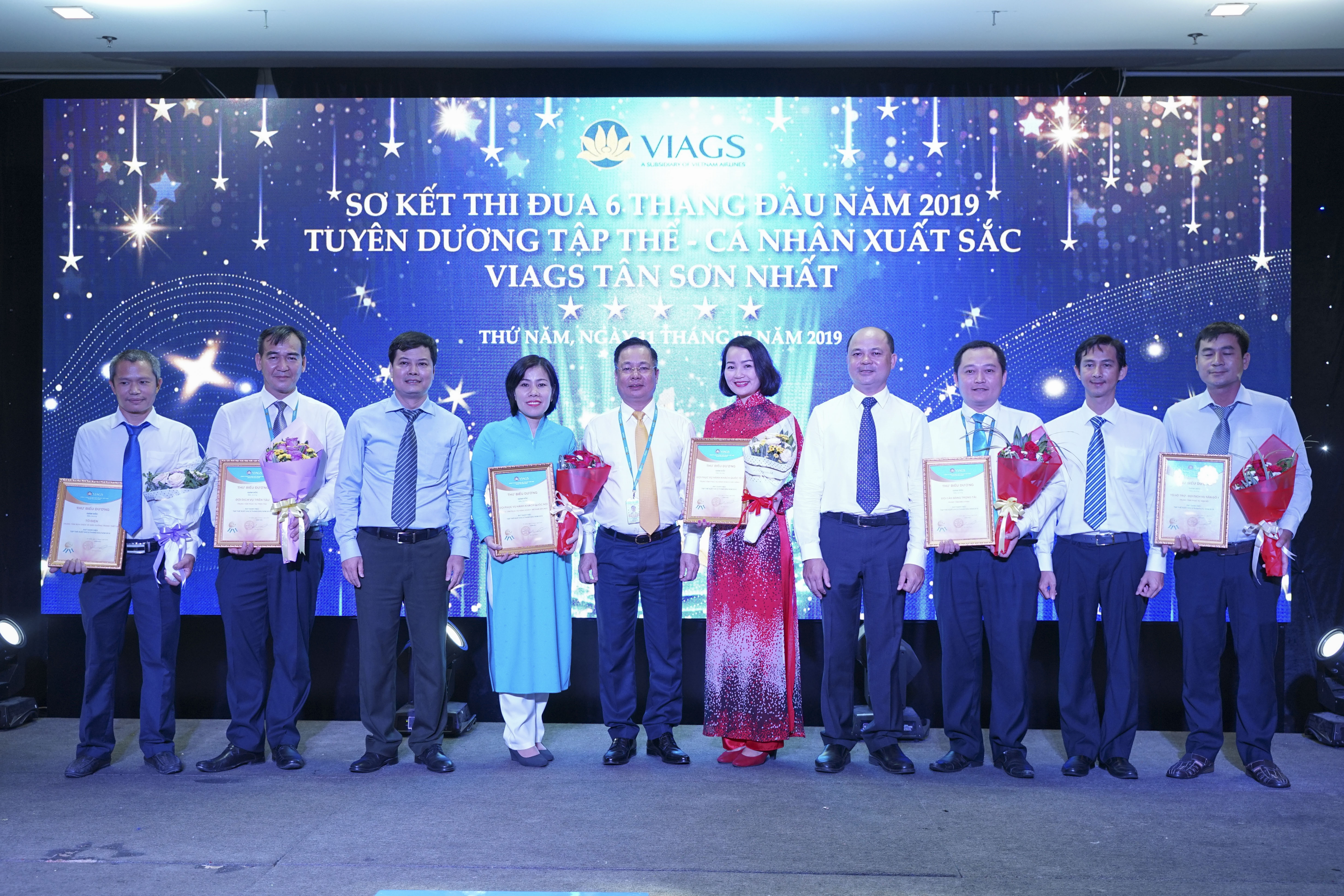 VIAGS TAN SON NHAT HELD THE PRELIMINARY CEREMONY OF COMPETITION - HONORED THE STAR AGENTS AWARD FOR THE FIRST 6 MONTHS OF 2019