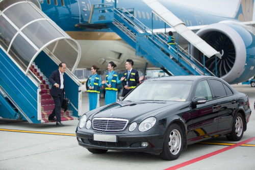 ENJOY YOUR FLIGHT WITH VIP SERVICE AT THE AIRPORT