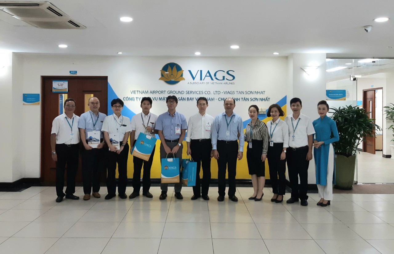 VIAGS TAN SON NHAT WORKED WITH THE LEADERSHIPS OF ALL NIPPON AIRWAYS