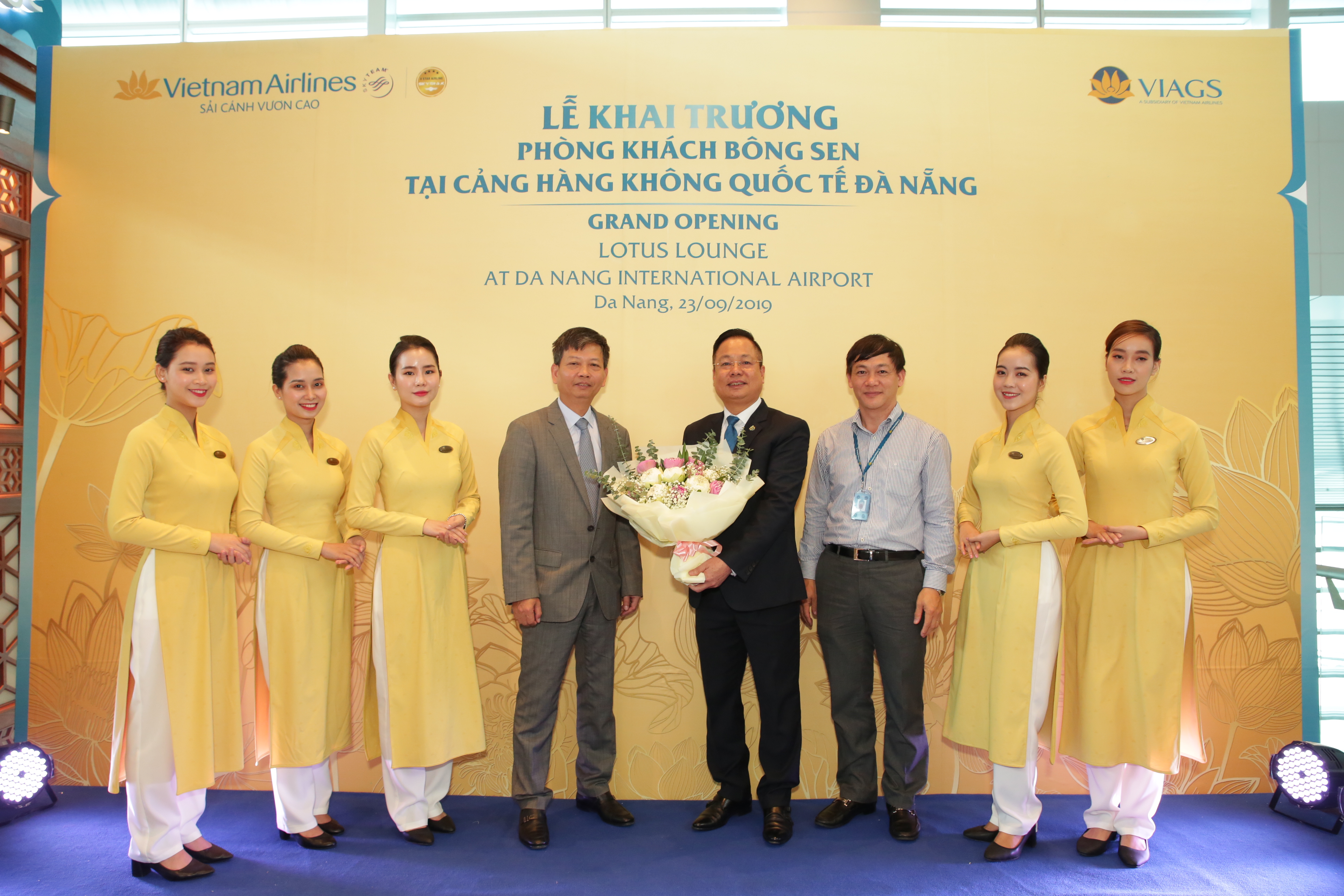 VIAGS OFFICIALLY PUT INTO OPERATION THE LOTUS LOUNGE AT DA NANG