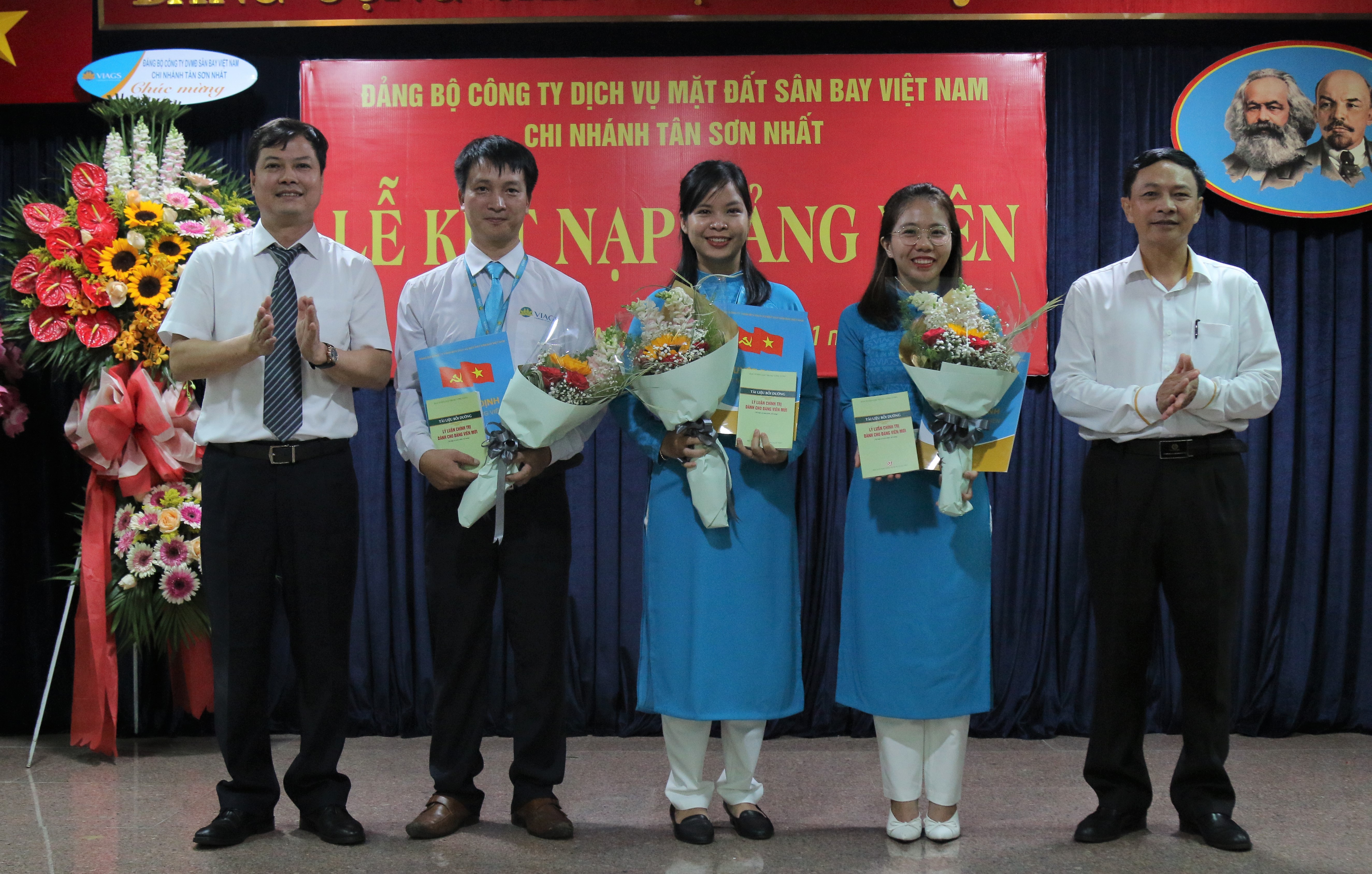 VIAGS TÂN SƠN NHẤT TỔ CHỨC LỄ KẾT NẠP ĐẢNG VIÊN ĐỢT 3 NĂM 2019
