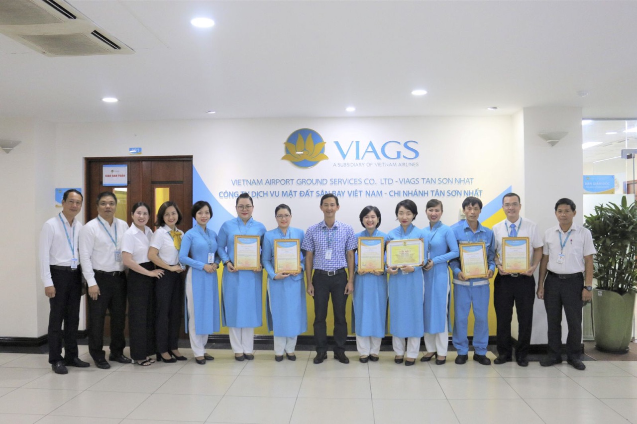 VIAGS TSN TỔ CHỨC BIỂU DƯƠNG VÀ KHEN THƯỞNG CÁC CÁ NHÂN CÓ THÀNH TÍCH XUẤT SẮC VÀ GƯƠNG NGƯỜI TỐT VIỆC TỐT