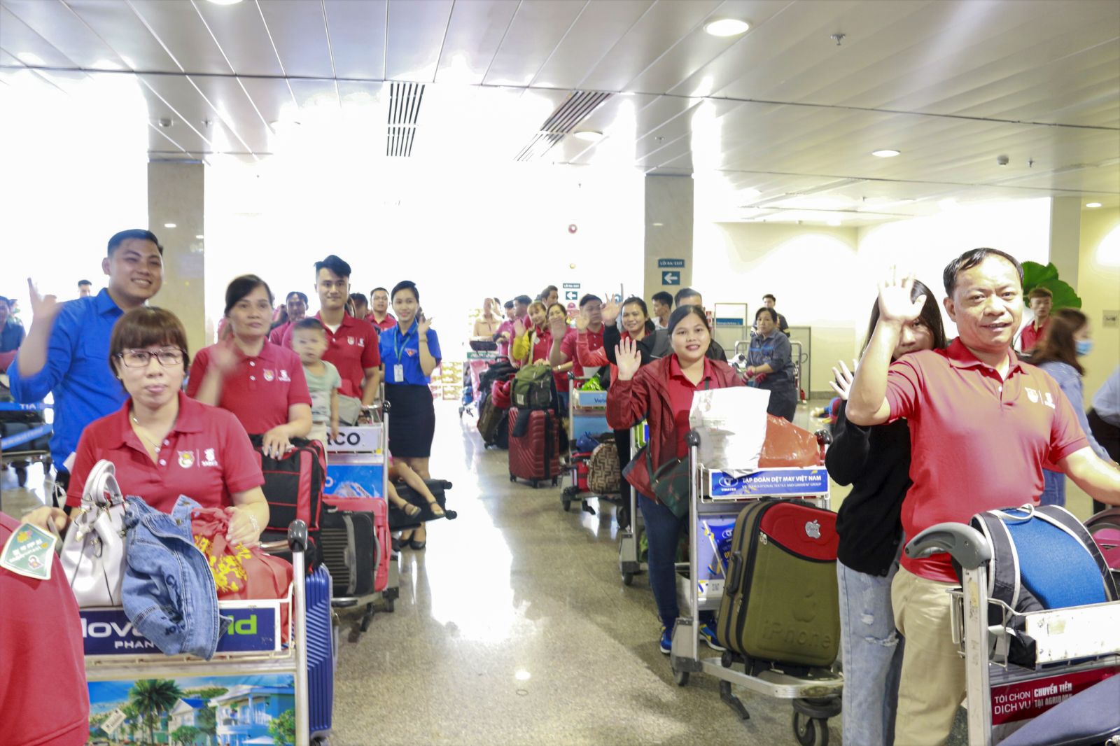 VIAGS TÂN SƠN NHẤT TẬN TÌNH PHỤC VỤ 07 CHUYẾN BAY HỖ TRỢ ĐƯA 1000 NGƯỜI LAO ĐỘNG TIÊU BIỂU VỀ QUÊ ĂN TẾT