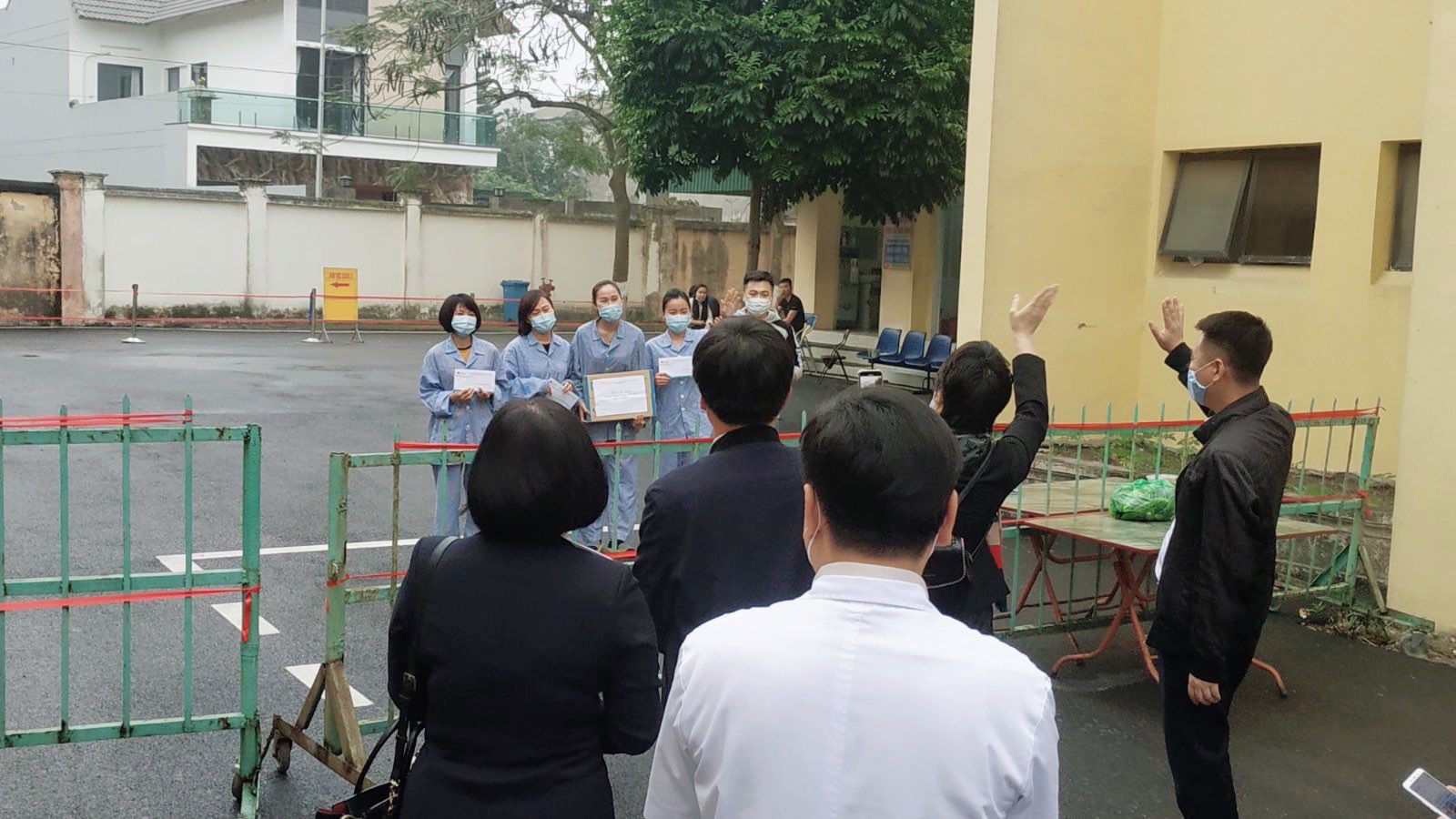 VIAGS NỘI BÀI THĂM HỎI, ĐỘNG VIÊN CBNV ĐANG ĐIỀU TRỊ CÁCH LY