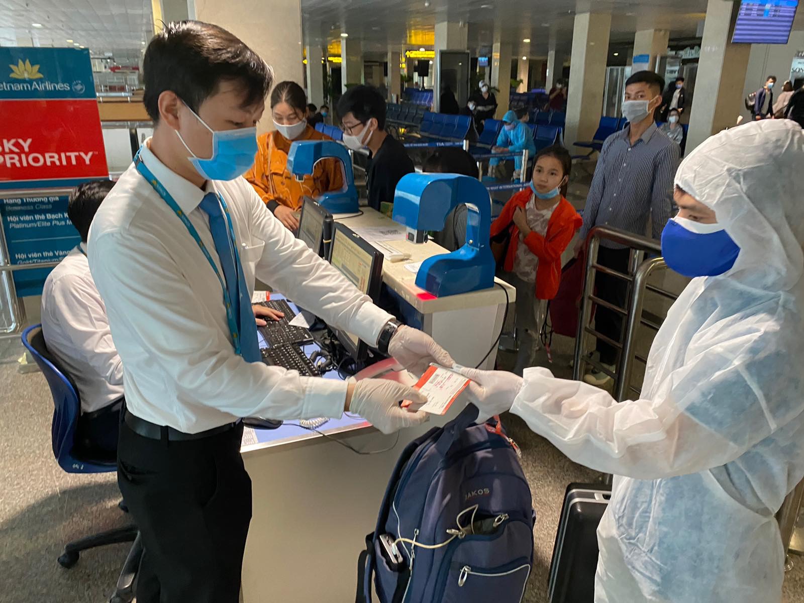 VIAGS TAN SON NHAT THOUGHTFUL SERVED FLIGHTS OF JETSTAR PACIFIC WITH AIRCRAFT IN WET LEASE WITH VIETNAM AIRLINES