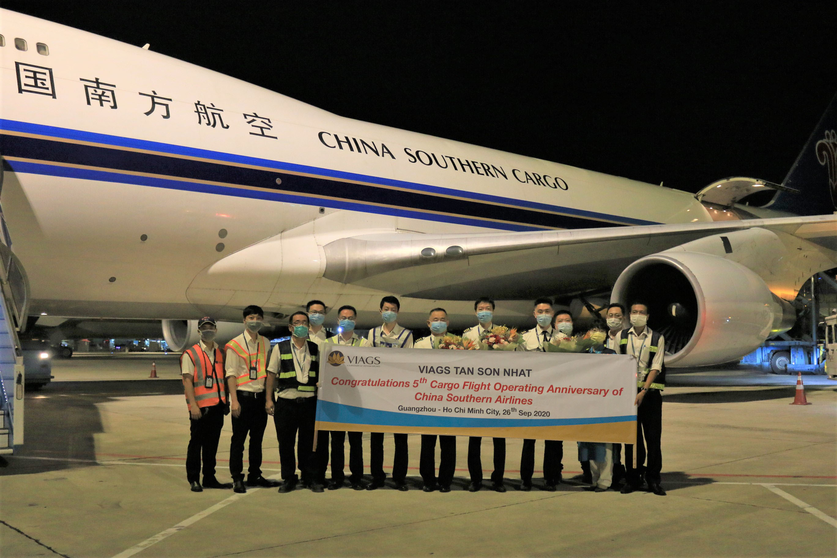 VIAGS TÂN SƠN NHẤT CHÀO MỪNG CHUYẾN BAY CHỞ HÀNG KỶ NIỆM 5 NĂM KHAI THÁC TẠI SÂN BAY TÂN SƠN NHẤT CỦA CHINA SOUTHERN AIRLINES