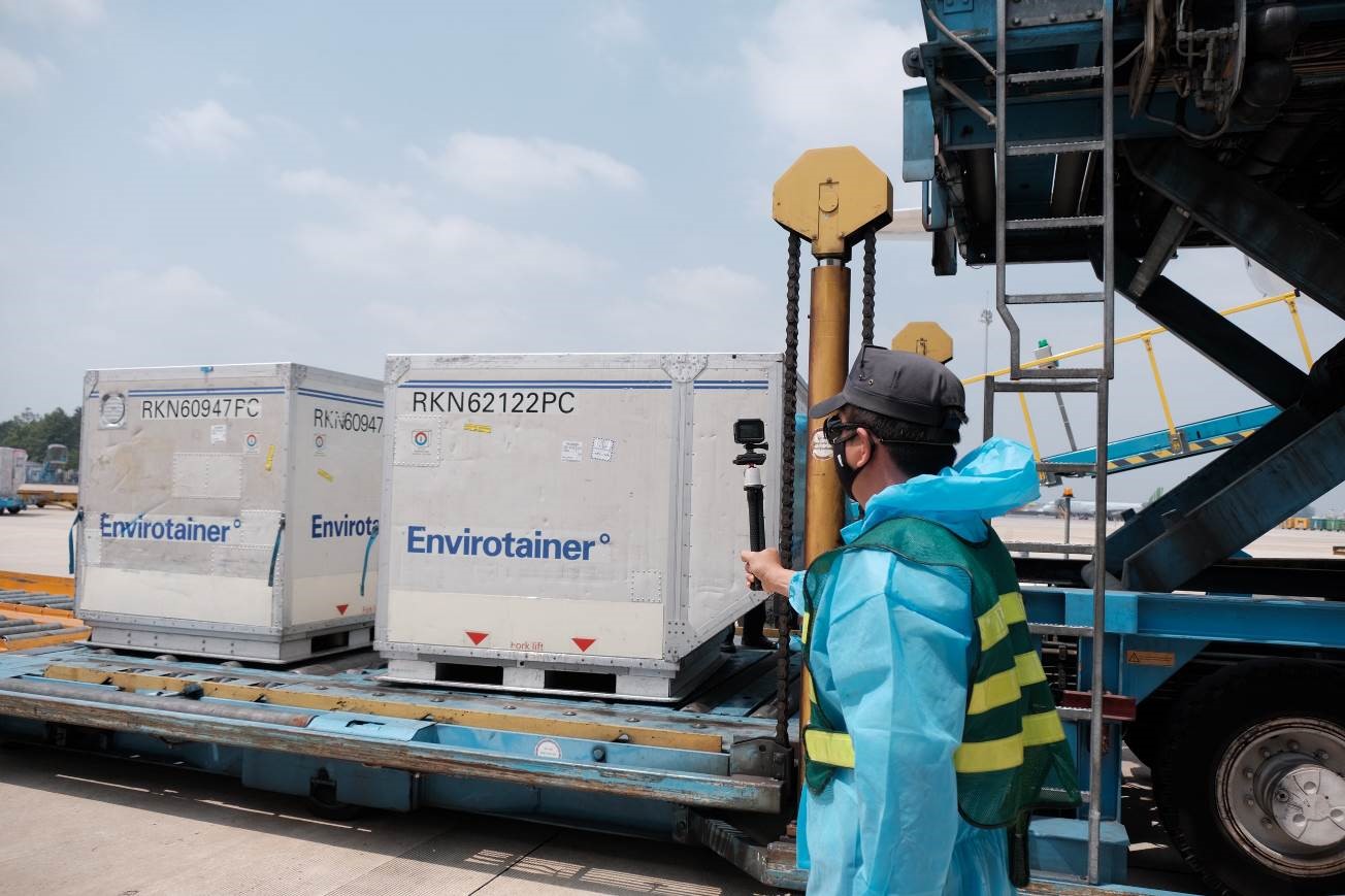 A CLOSE-UP ON THE SERVICE OF THE FIRST BATCH OF COVID-19 VACCINES AT TAN SON NHAT INTERNATIONAL AIRPORT