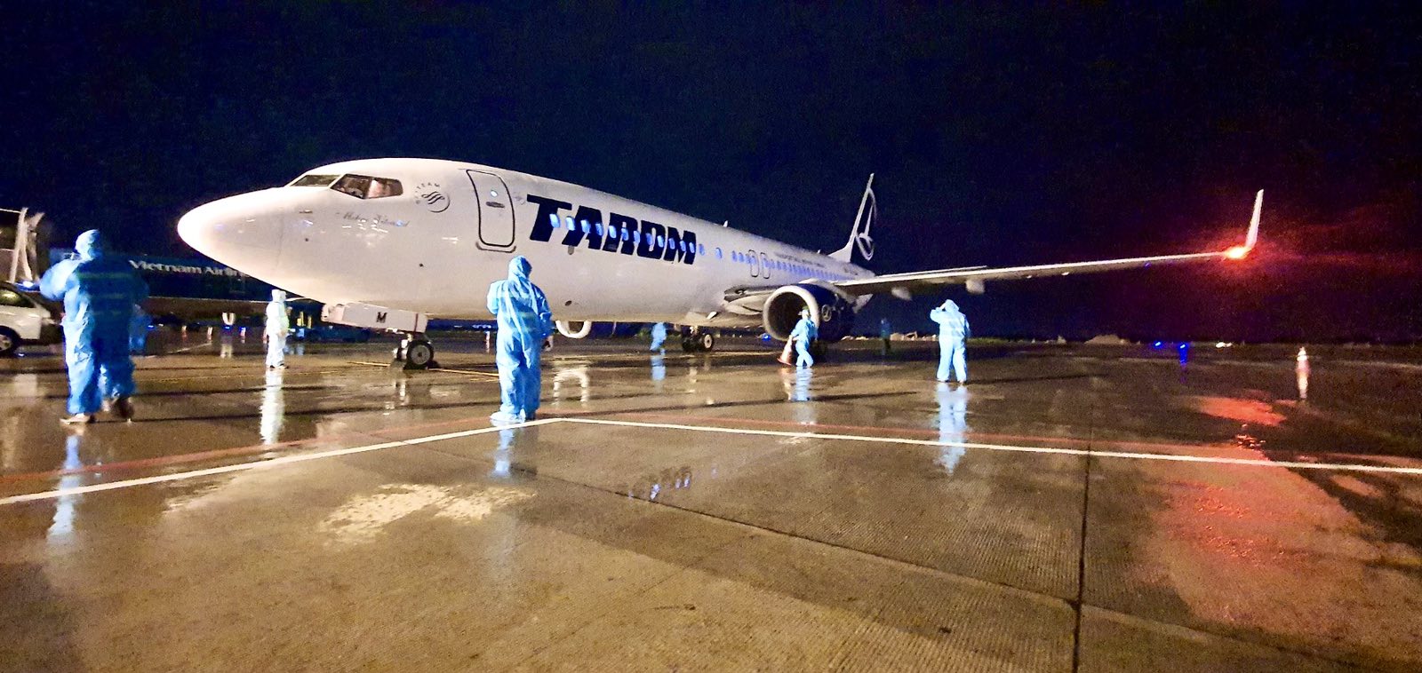 VIAGS TSN PHỤC VỤ THÀNH CÔNG CHUYẾN BAY CỦA HÃNG TAROM CHỞ 500.000 LIỀU VẮC XIN COVID-19 TỪ ROMANIA VỀ VIỆT NAM