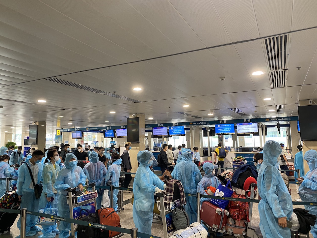 3 chuyến bay đưa hơn 600 người dân Bắc Ninh từ TP.HCM trở về địa phương