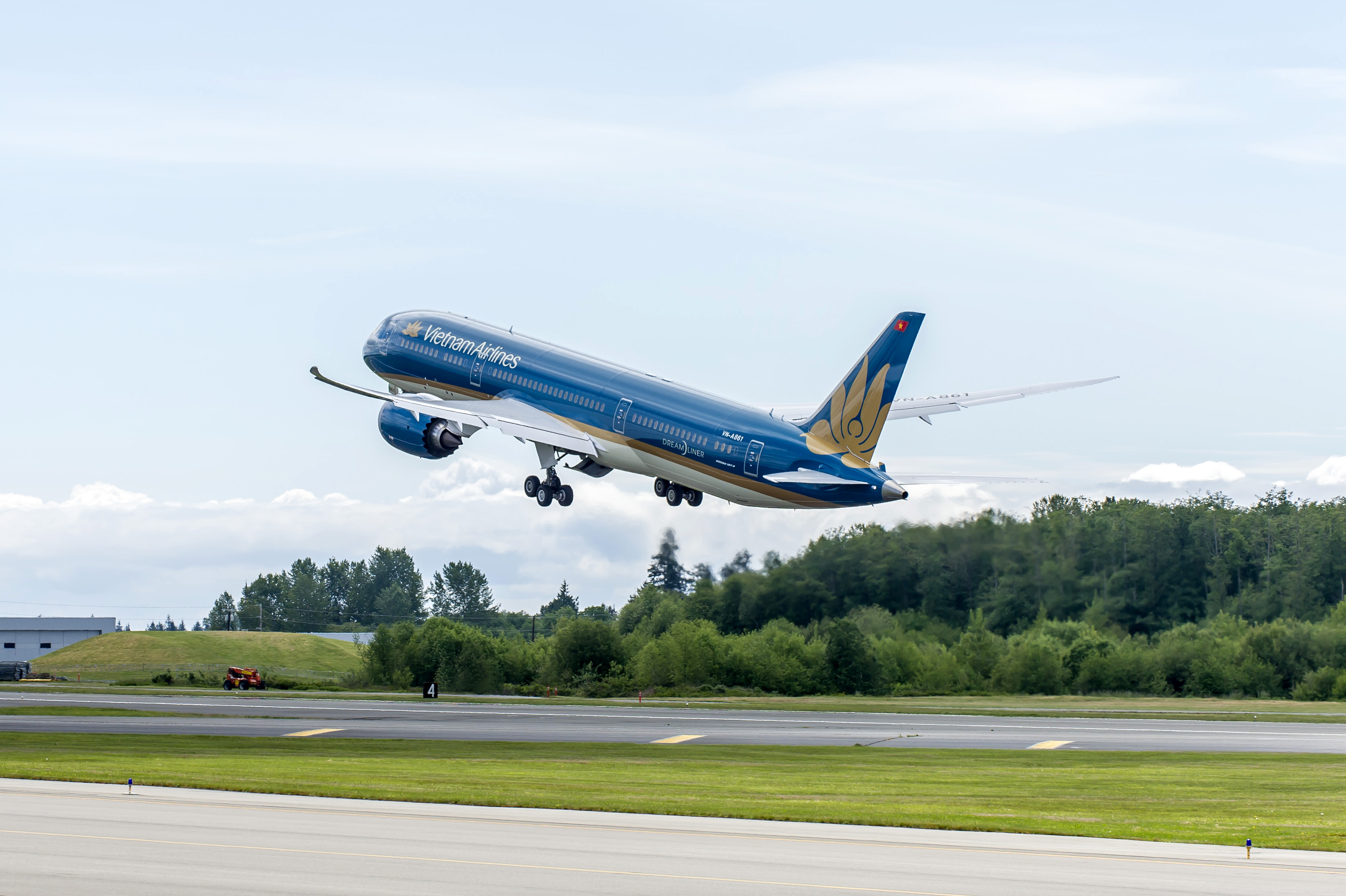 VNA OFFERS TICKETS FOR REGULAR FLIGHTS TO 5 COUNTRIES AND TERRITORIES, GOING TO FULLY RESTORE INTERNATIONAL NETWORK
