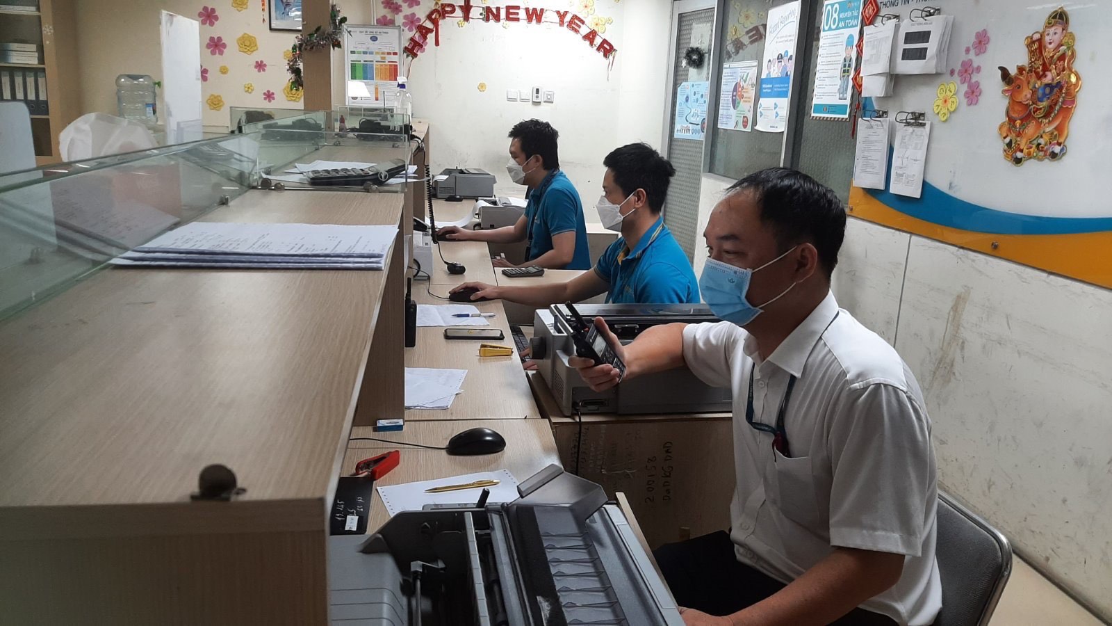 CÁN BỘ NHÂN VIÊN TTKST VIAGS ĐỒNG LÒNG VƯỢT CAO ĐIỂM TẾT
