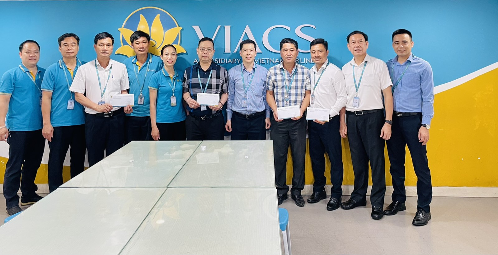 TTPVSĐ VIAGS NBA KHEN THƯỞNG TẬP THỂ, CÁ NHÂN CÓ THÀNH TÍCH XUẤT SẮC TRONG CÔNG TÁC PHỤC VỤ CAO ĐIỂM 30/4-1/5