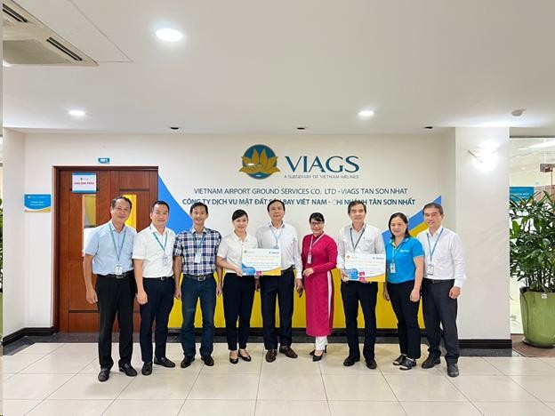 VASCO BIỂU DƯƠNG, KHEN THƯỞNG 02 TRUNG TÂM CỦA VIAGS TÂN SƠN NHẤT TRONG CÔNG TÁC PHỤC VỤ CÁC CHUYẾN BAY