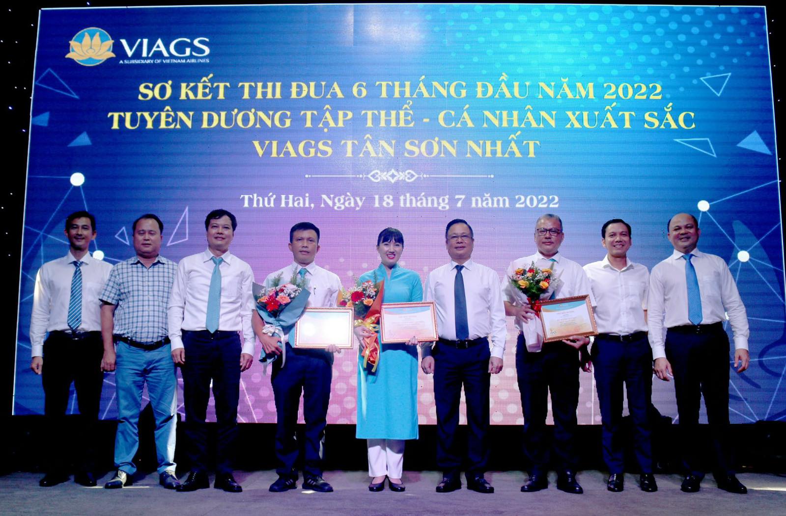 VIAGS TSN TỔ CHỨC CHƯƠNG TRÌNH VINH DANH TẬP THỂ - CÁ NHÂN XUẤT SẮC 6 THÁNG ĐẦU NĂM 2022 - STAR AGENTS AWARD 2022