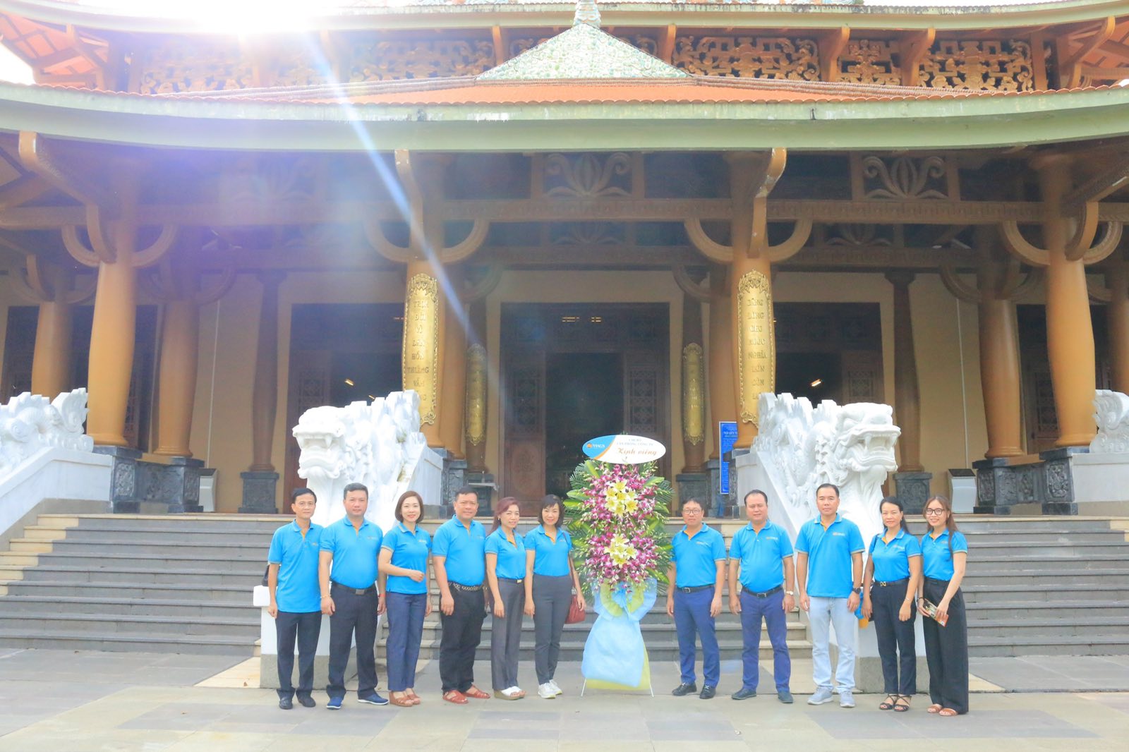 CHI BỘ VĂN PHÒNG CÔNG TY TỔ CHỨC SINH HOẠT CHI BỘ TẠI KHU DI TÍCH LỊCH SỬ ĐỊA ĐẠO CỦ CHI